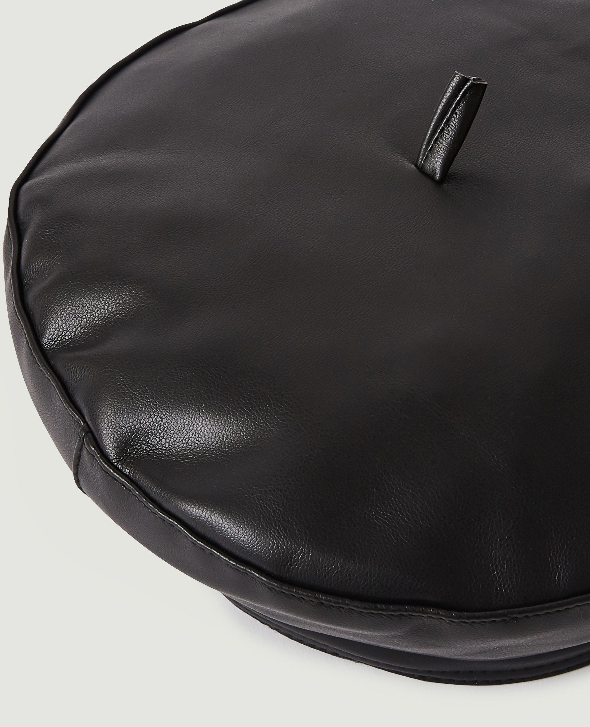 Béret en simili cuir noir - Pimkie