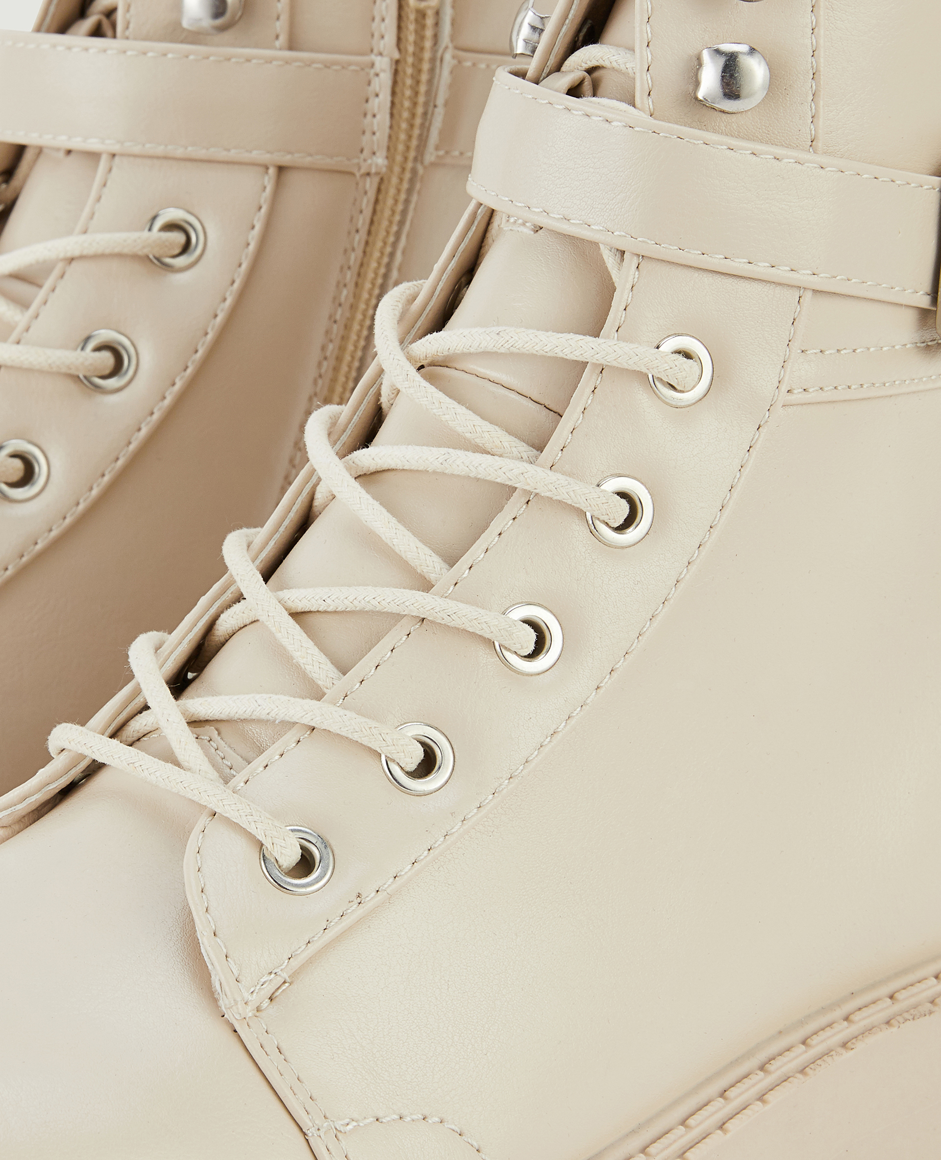 Boots à lacets semelles crantées blanc - Pimkie