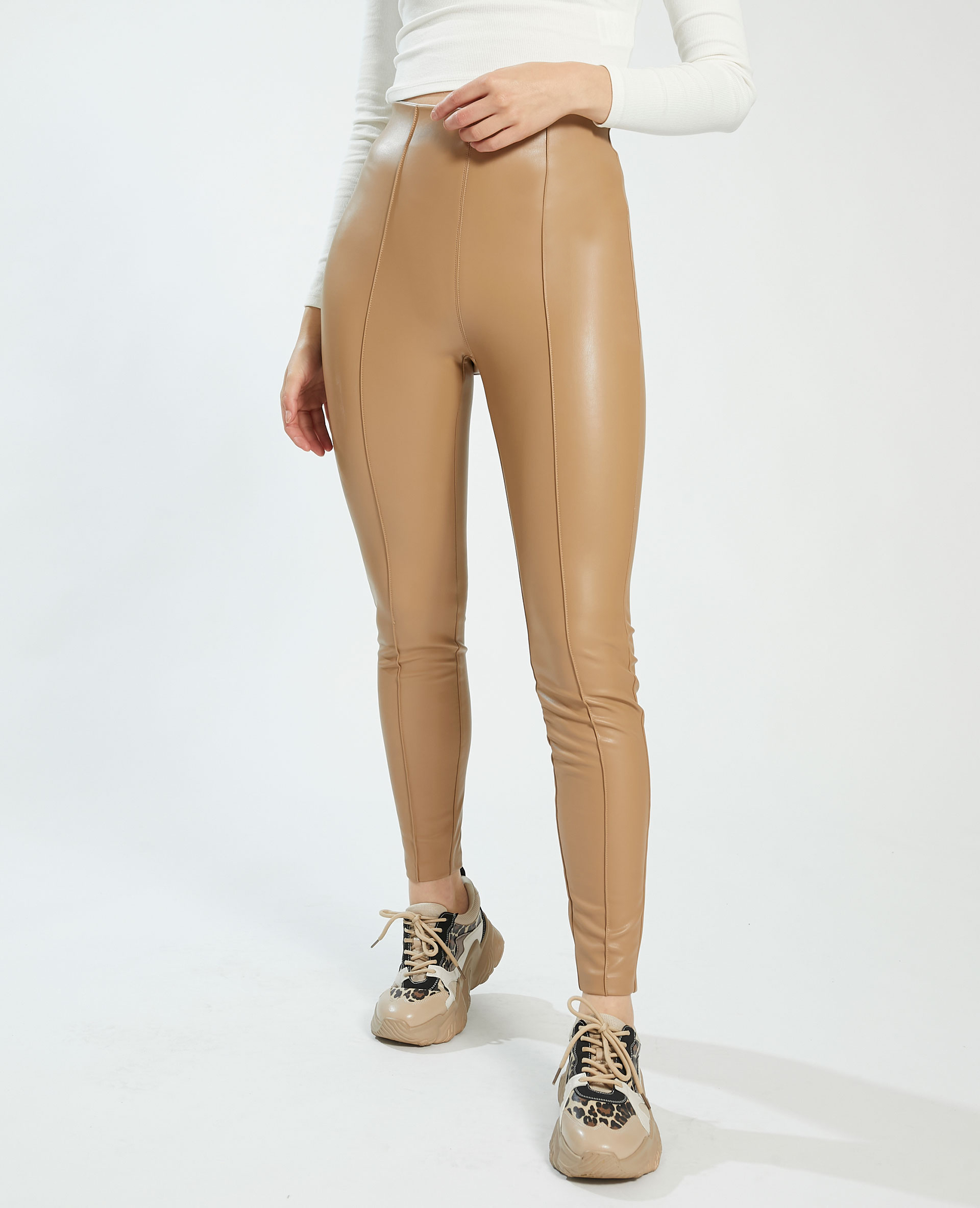Pantalon simili on sale cuir creme