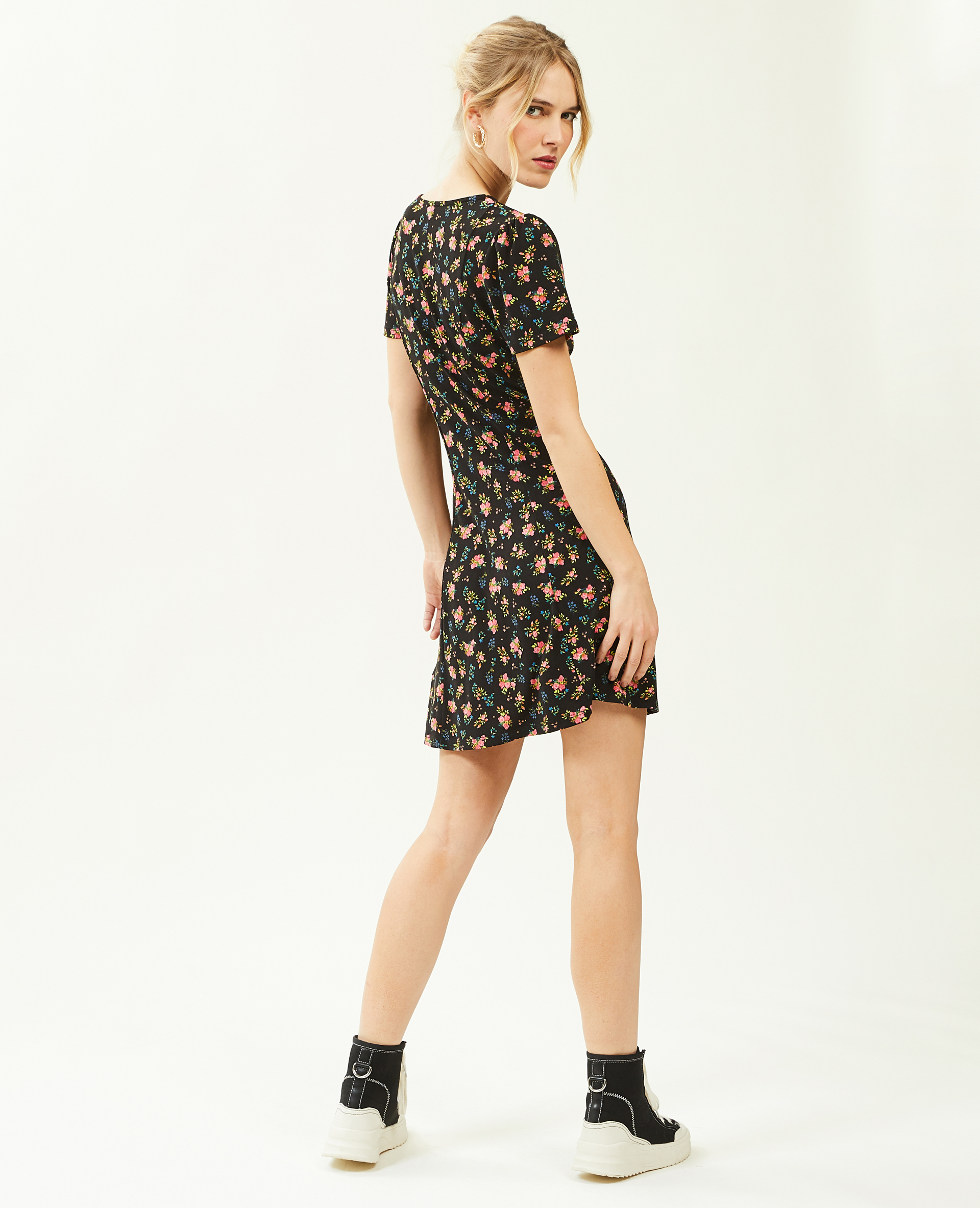 Robe courte avec boutons gris - Pimkie