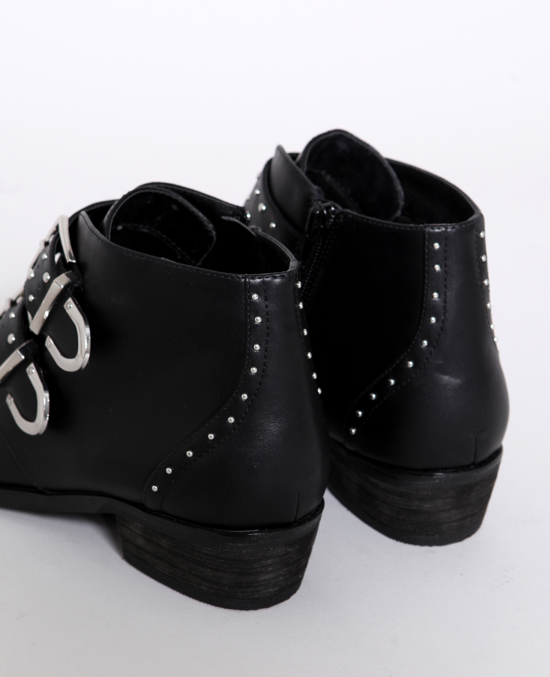 bottines à clous