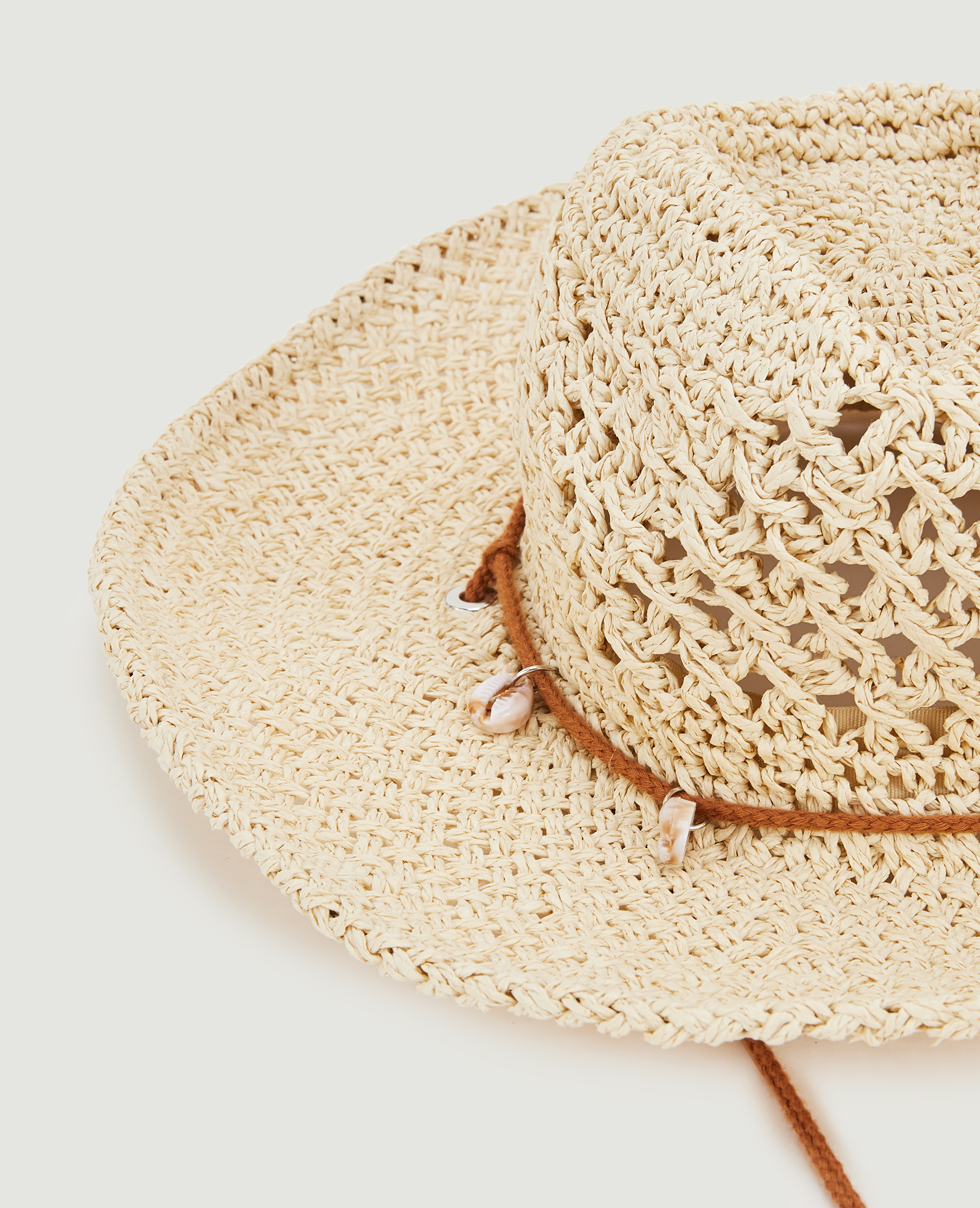 Chapeau en paille avec coquillages écru - Pimkie