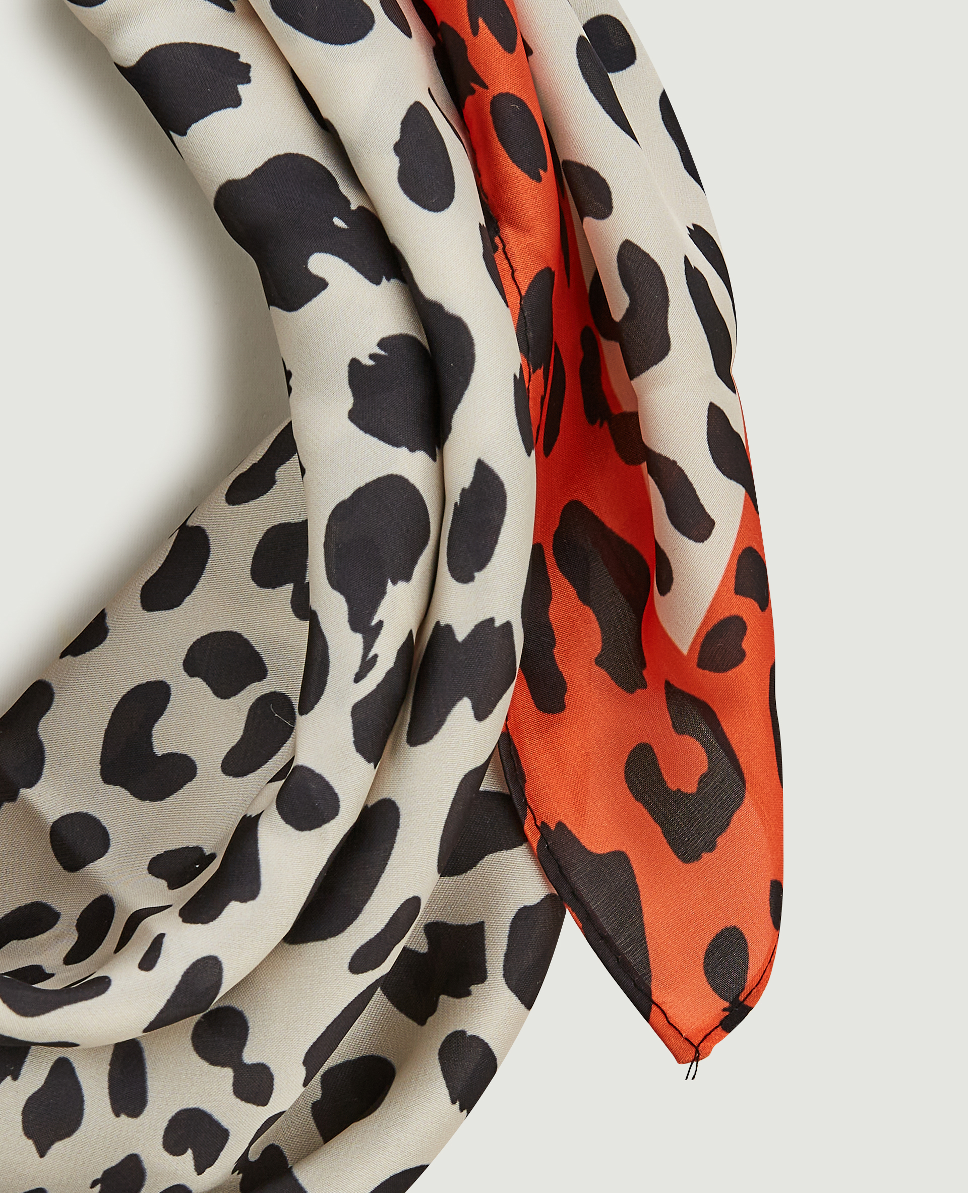 Foulard en tissu satiné blanc cassé - Pimkie