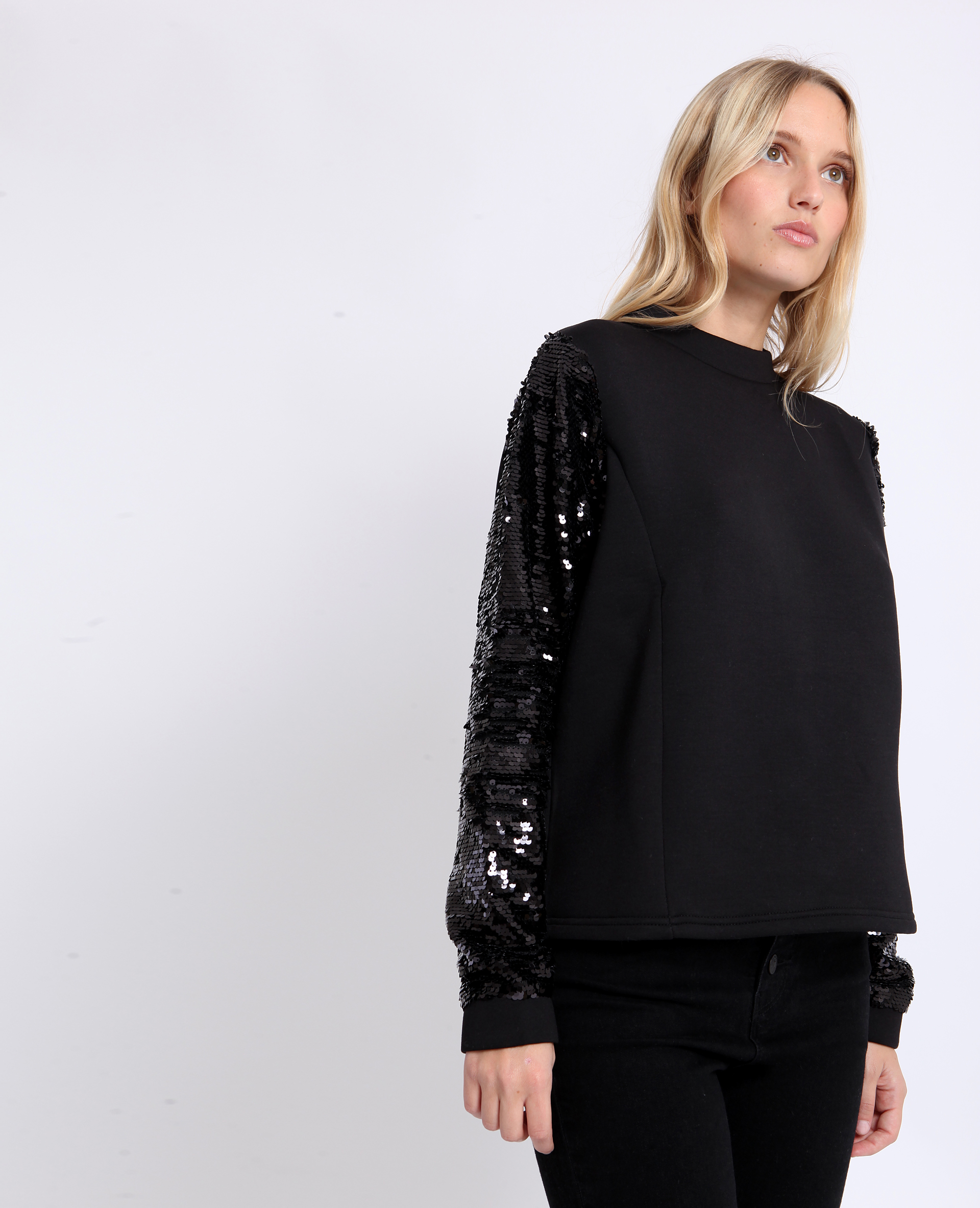 Sweat a sequins