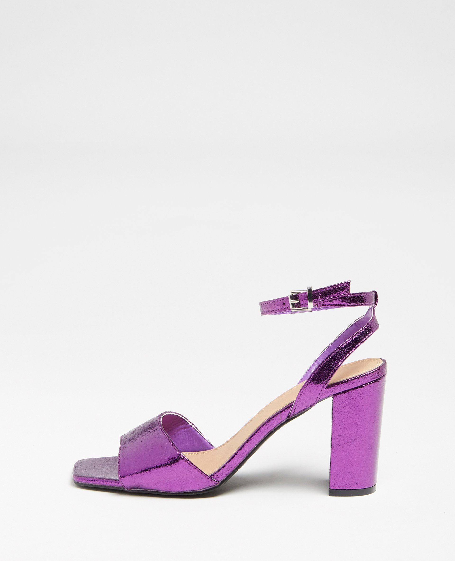 Sandales violettes 2025