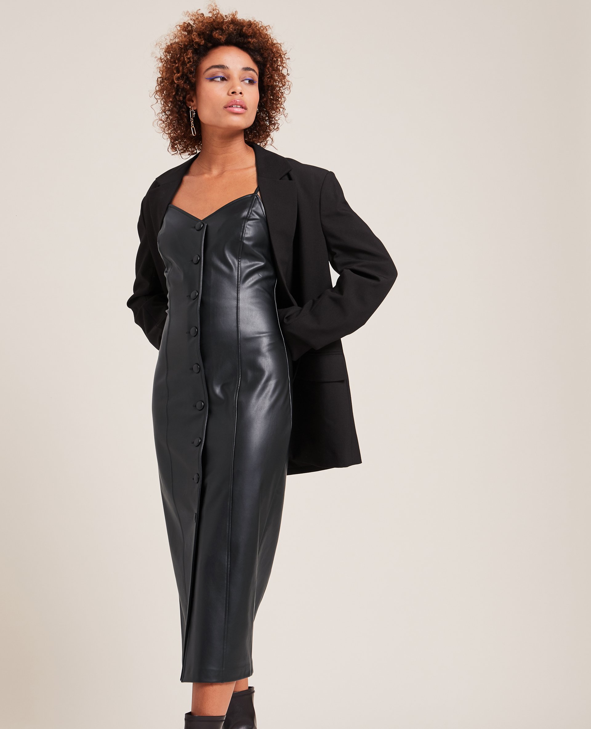 Robe longue boutonnée en simili cuir noir - Pimkie