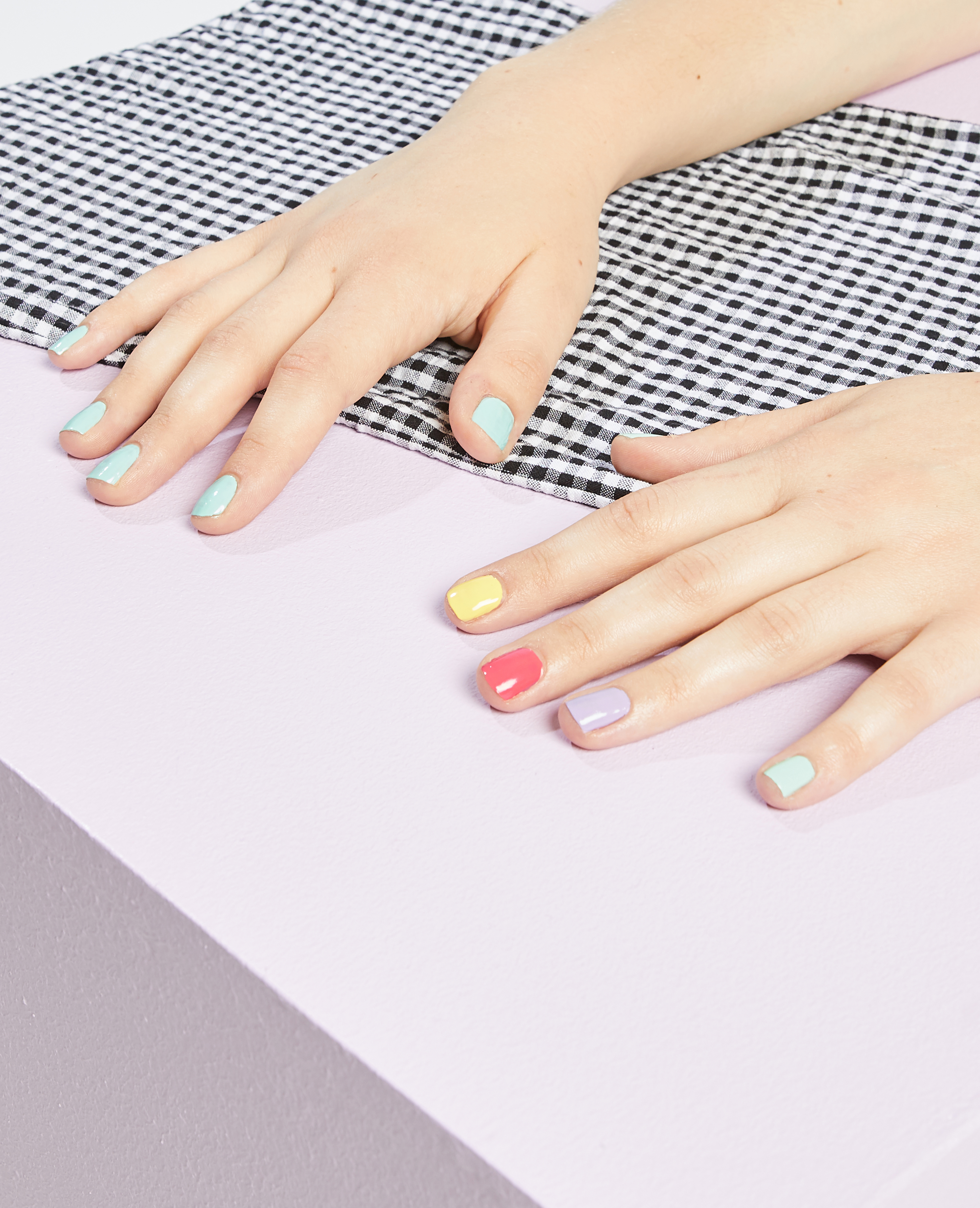 Vernis à ongles vert anis - Pimkie