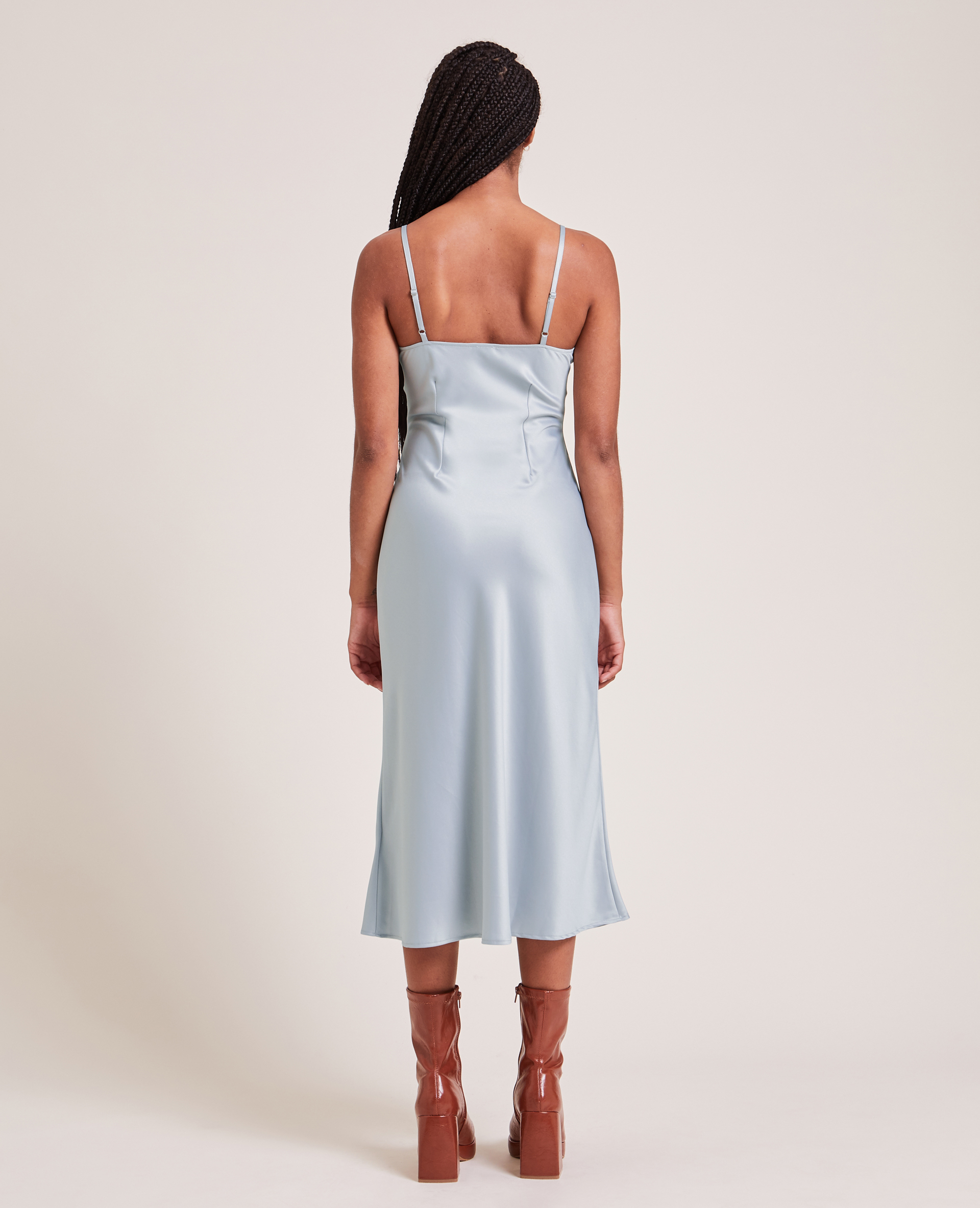 Robe longue cache-cœur en satin gris clair - Pimkie