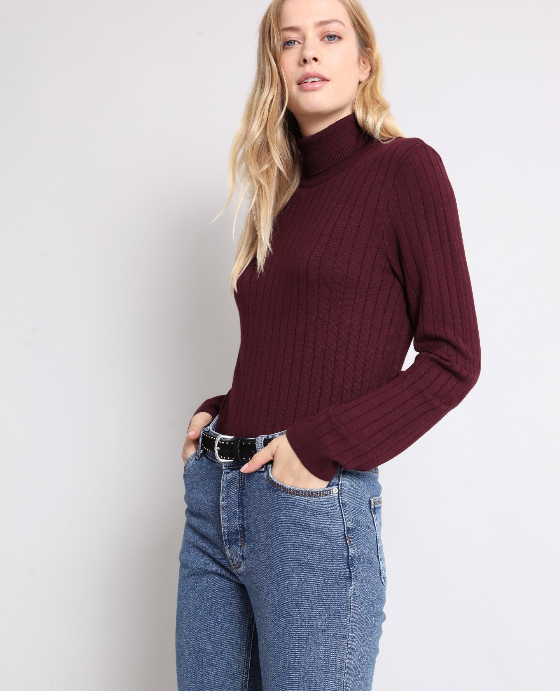 Col roulé bordeaux femme sale