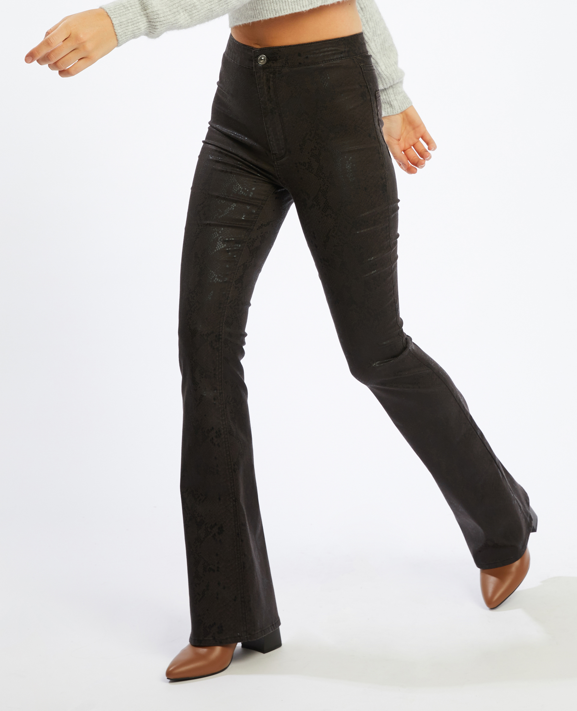 Pantalon bootcut online enduit noir femme