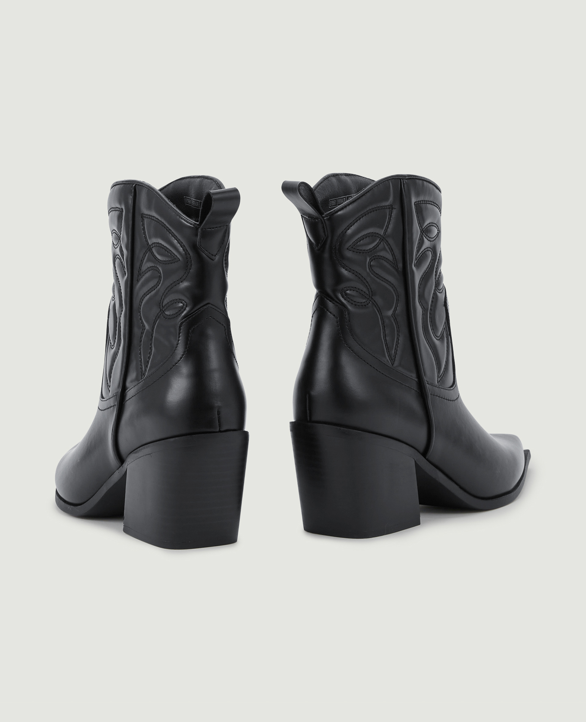 boots bouts pointus