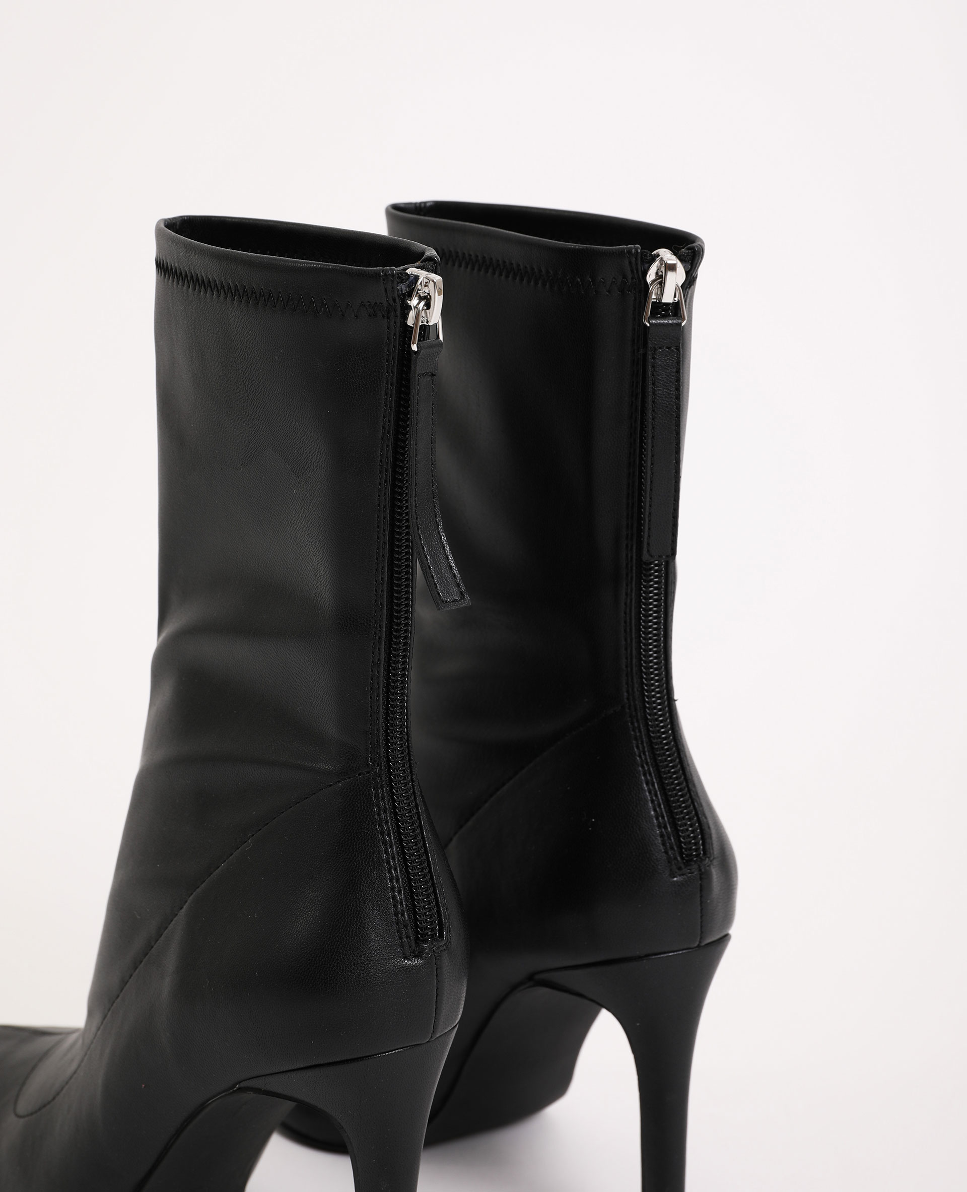boots pointues plates