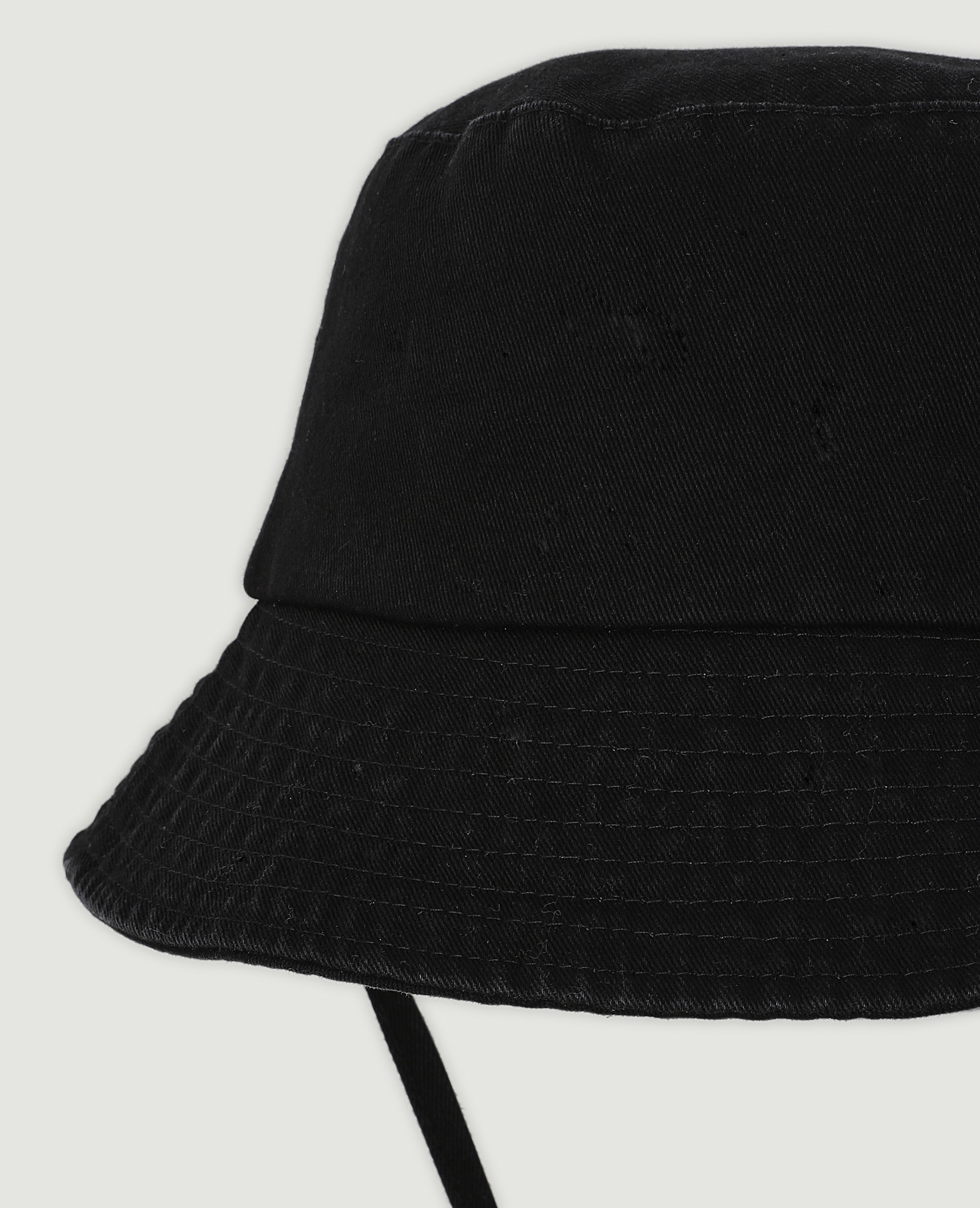 Bob en toile avec cordon noir - Pimkie
