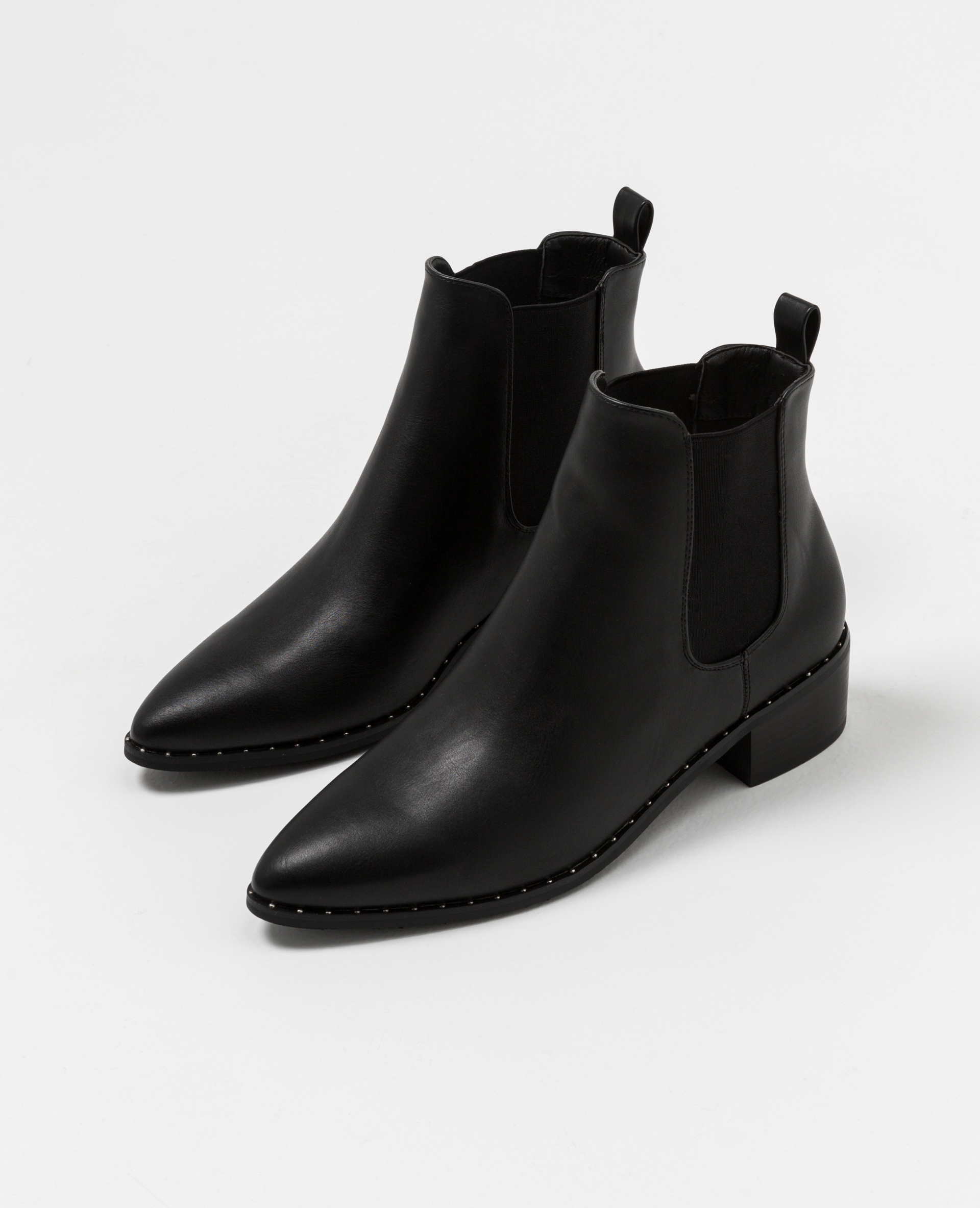 bottines noir cloutées