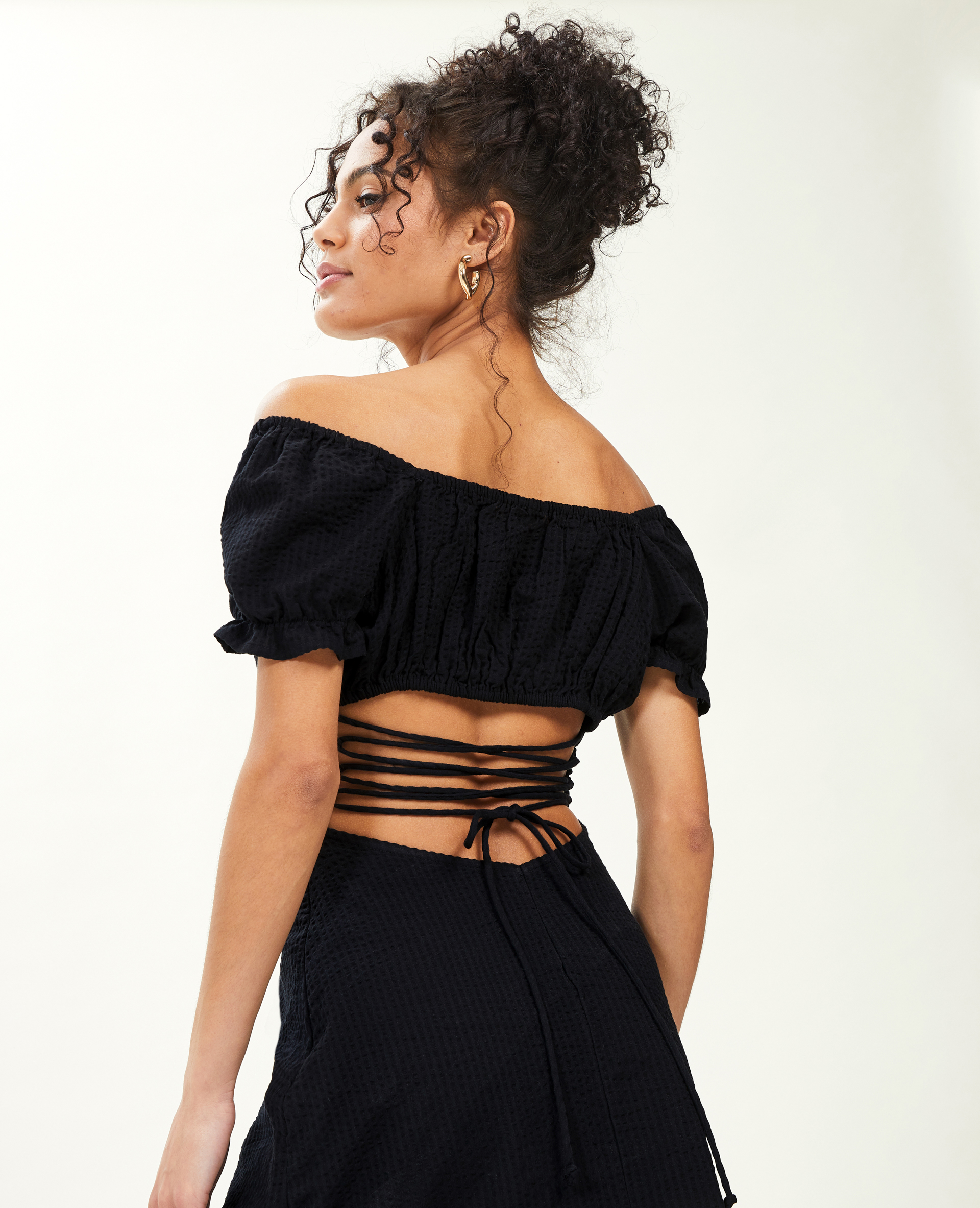 Robe courte dos-nu avec laçage noir - Pimkie