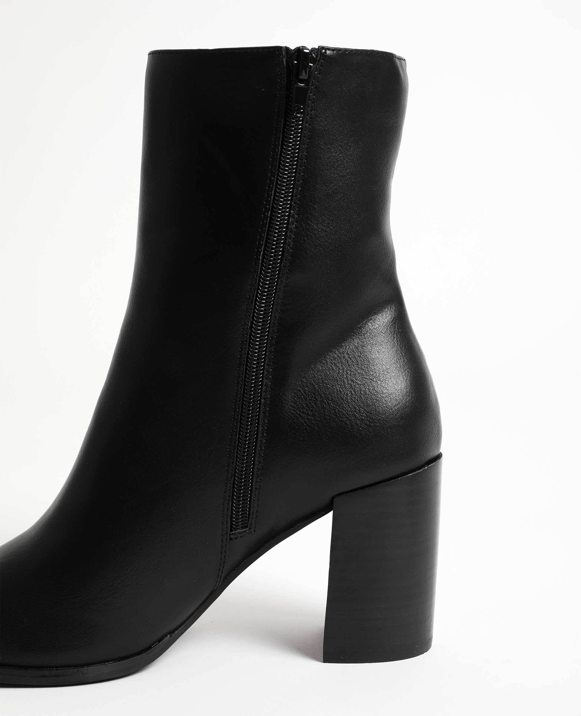 bottes hautes noires talons