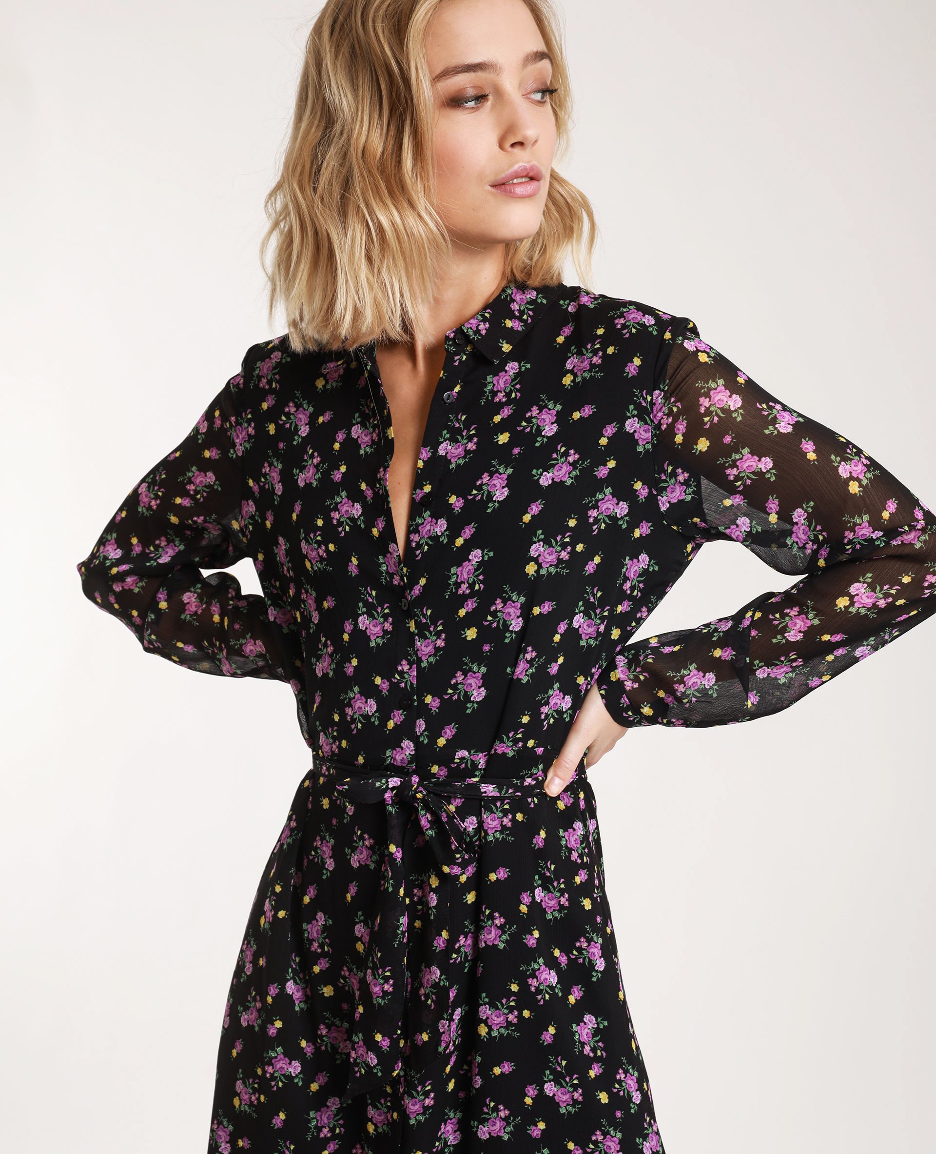 Robe noir fleurie manche longue 2025