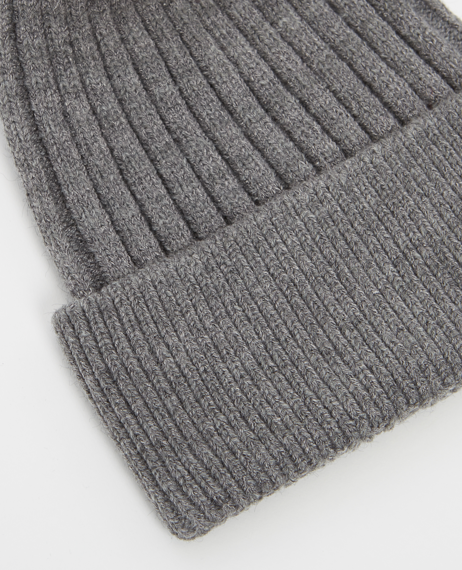 Bonnet à pompon noir - Pimkie