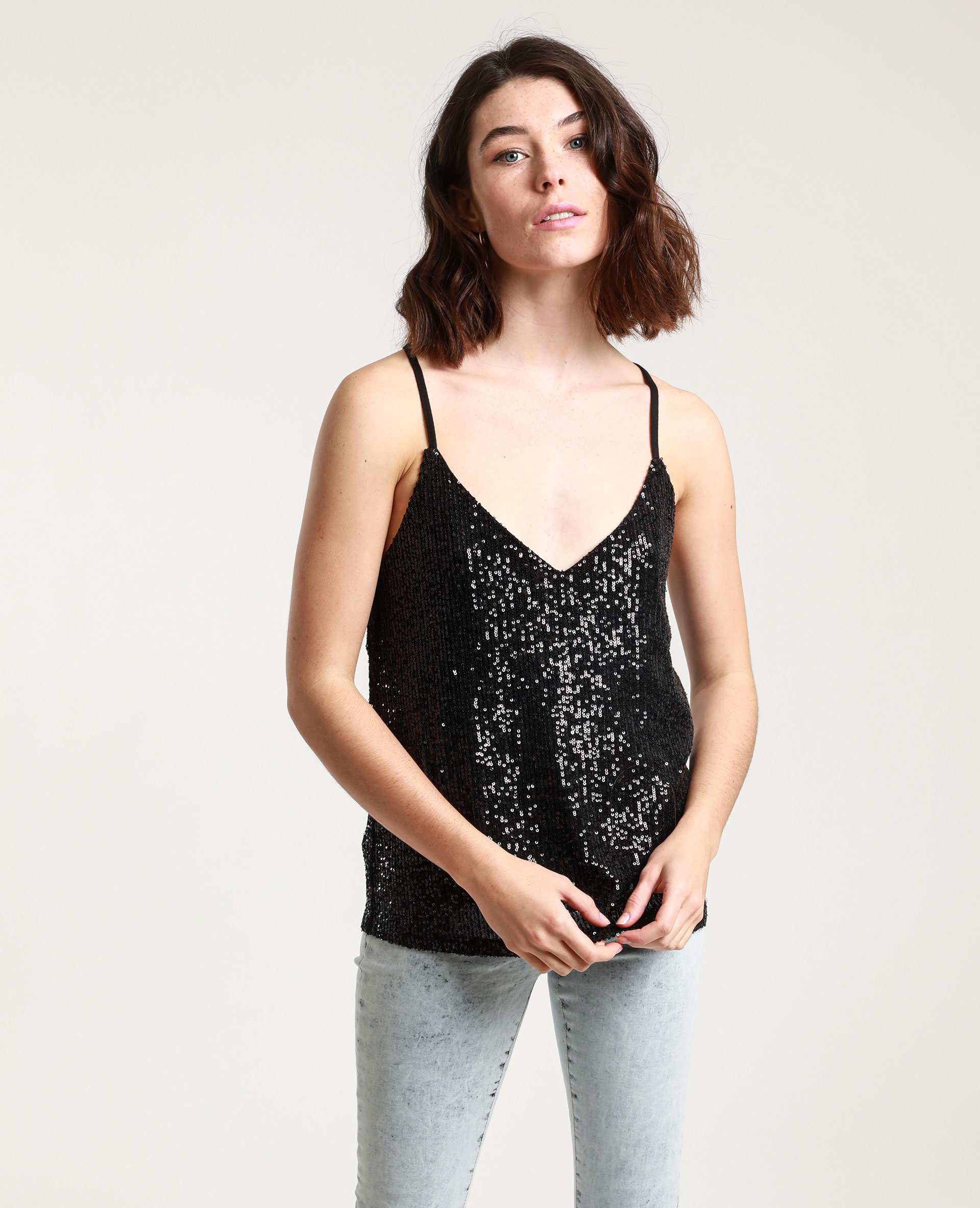 Top a sequins