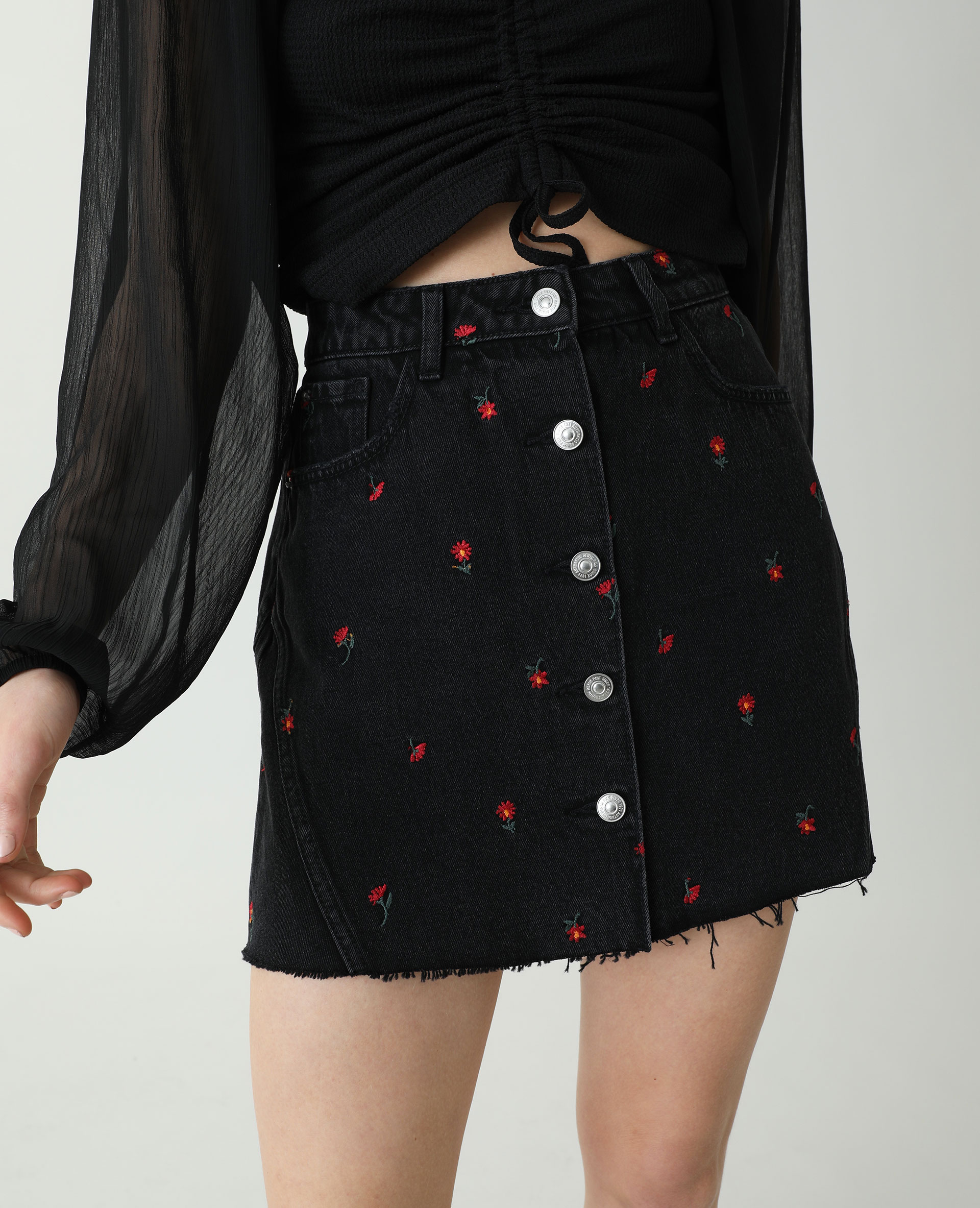 Jupe en jean a fleurs