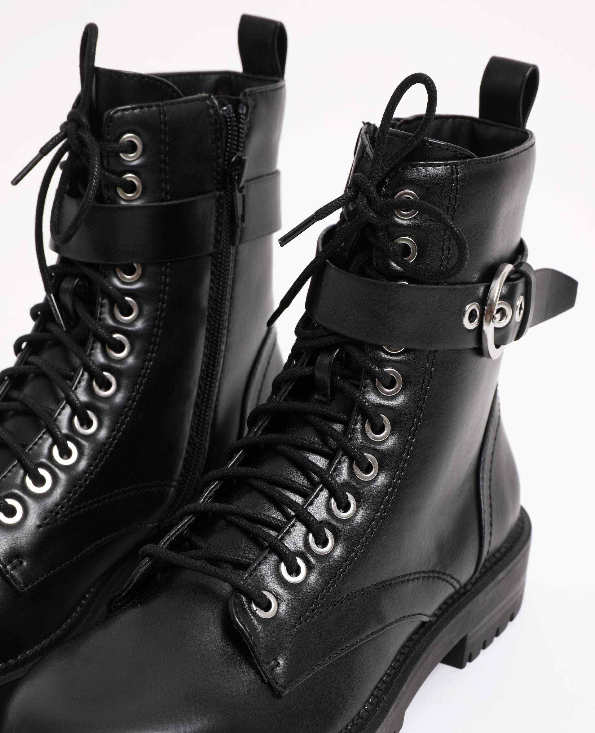 Boots à lacets noir - Pimkie