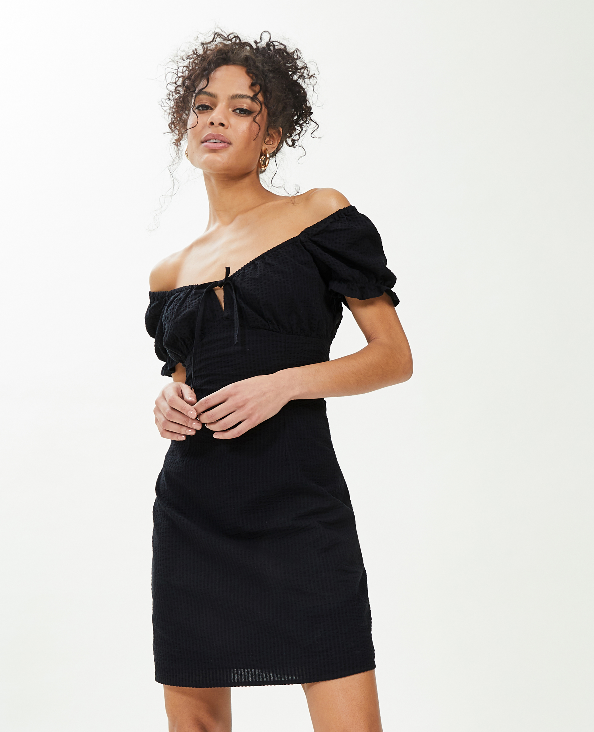 Robe courte dos-nu avec laçage noir - Pimkie