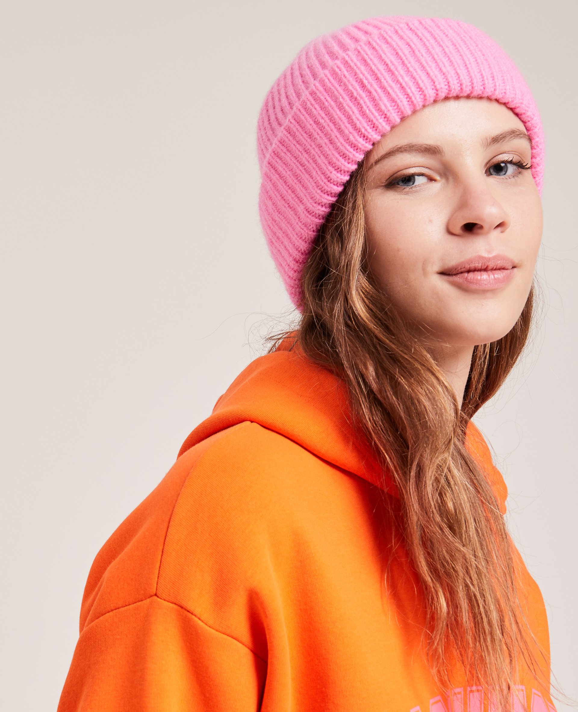 bonnet en maille avec large revers femme rose