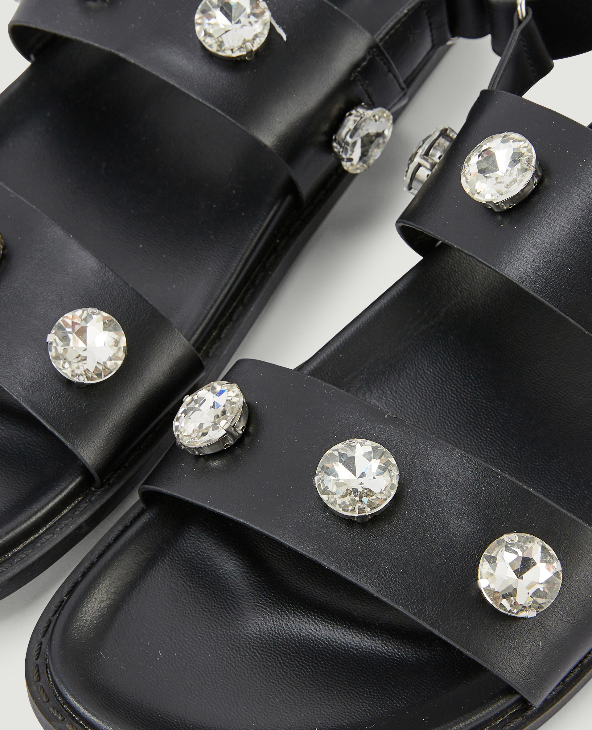 Sandales plates avec strass noir - Pimkie
