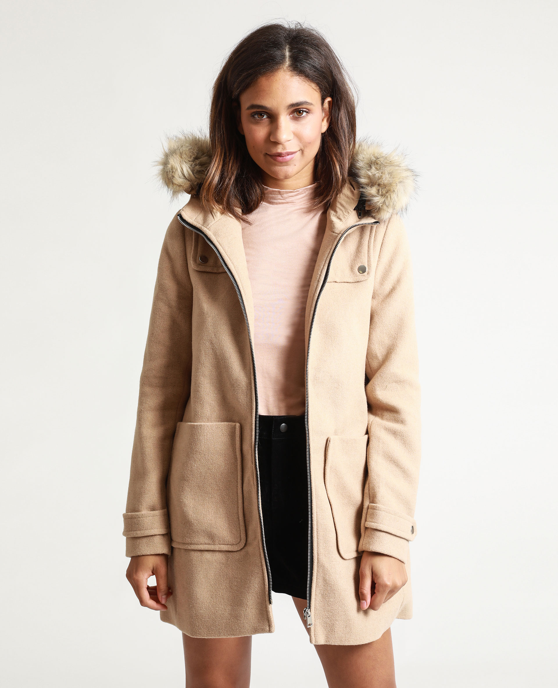 manteau capuche fourrure beige