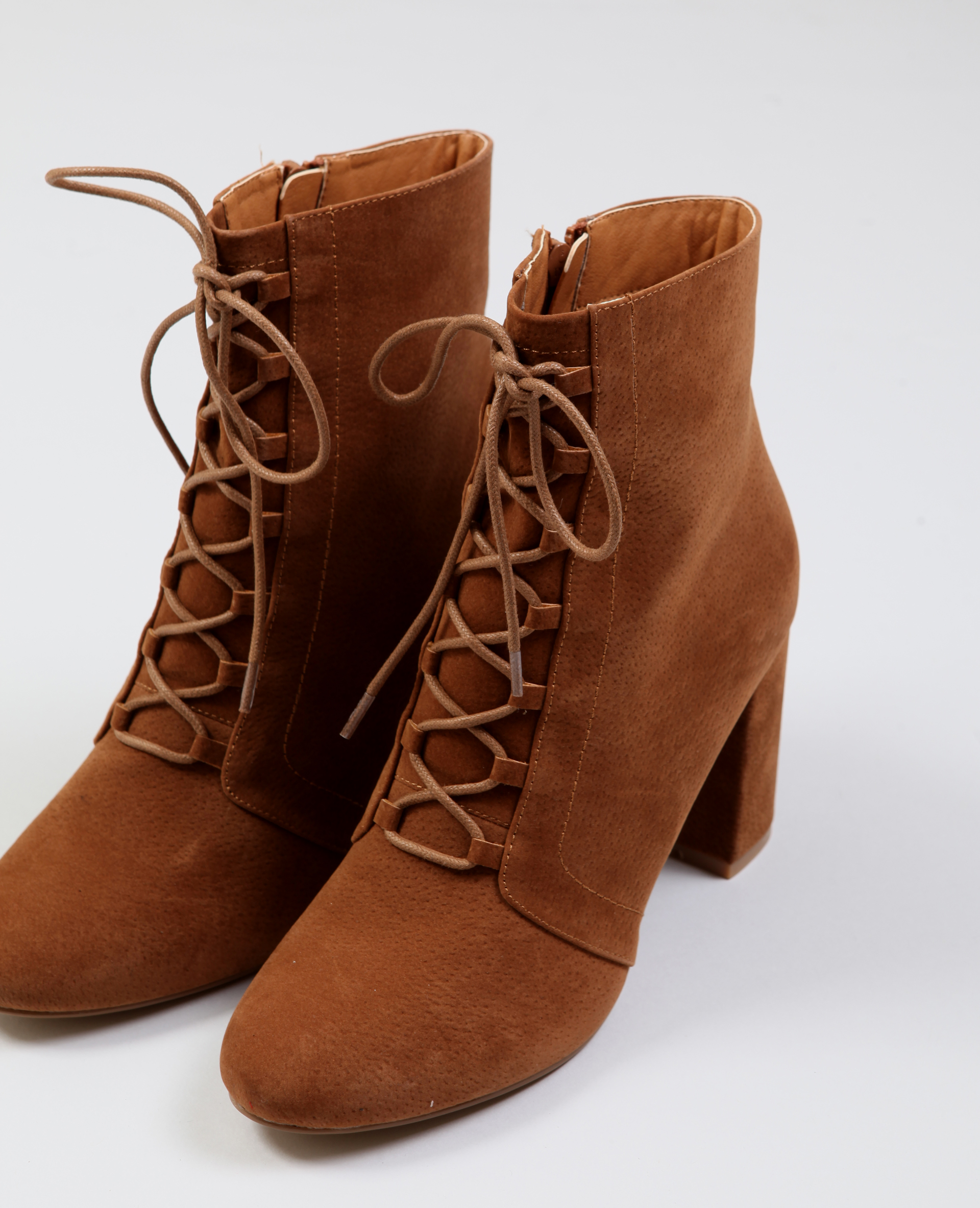 bottes a lacets