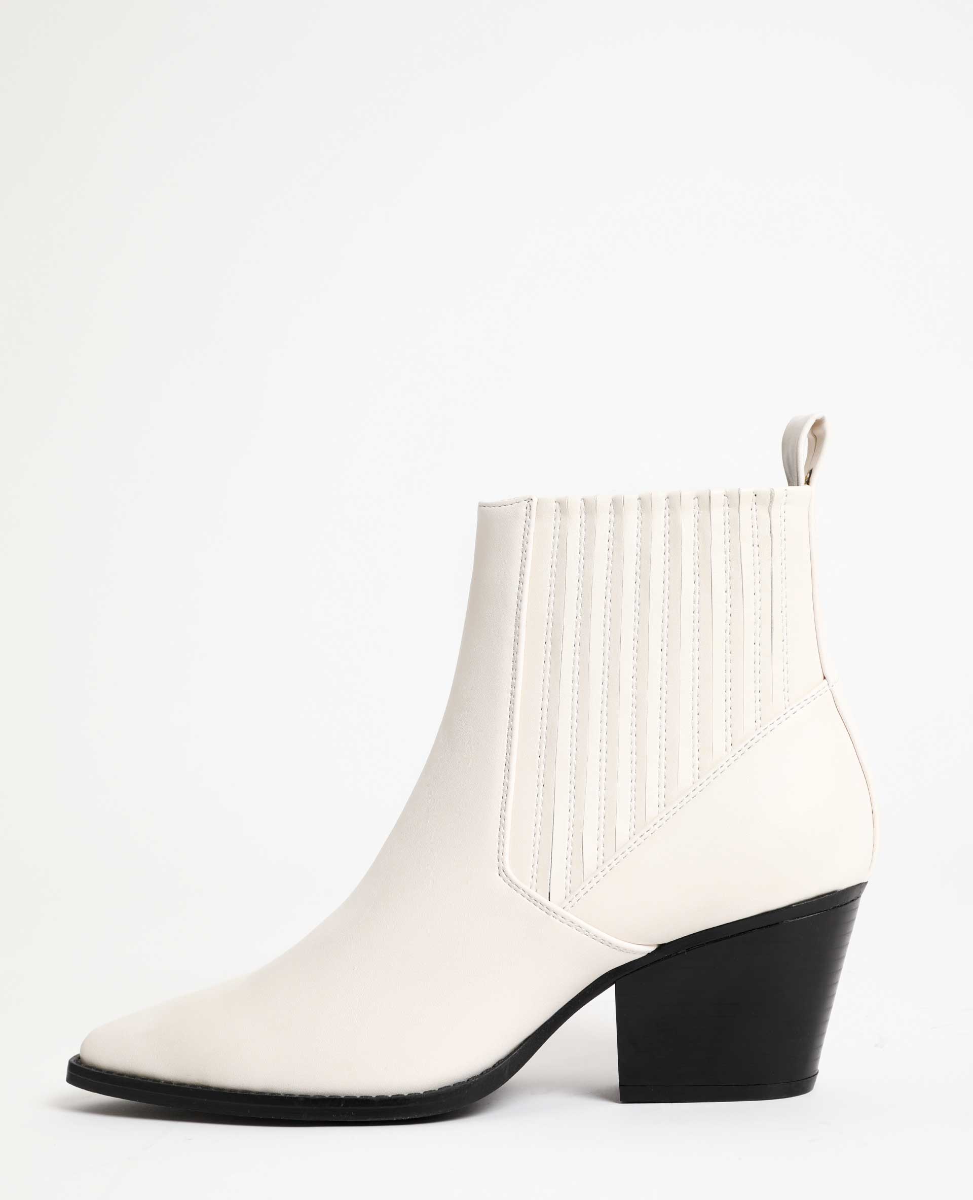 bottines style cowboy