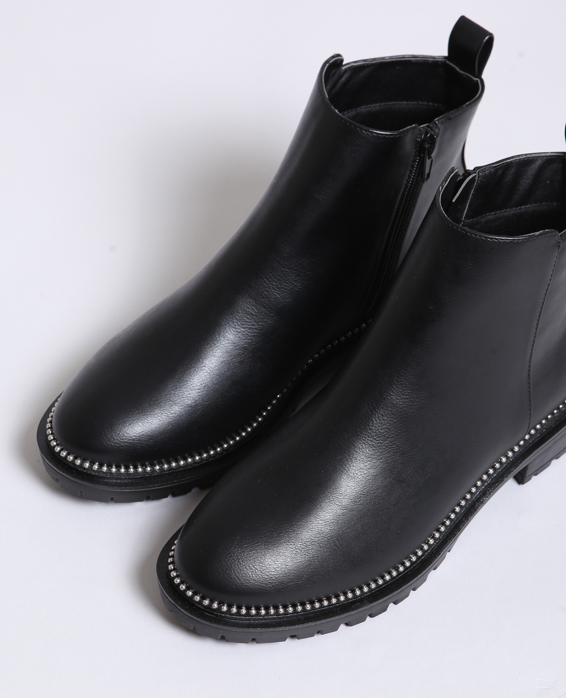 bottines cloutees
