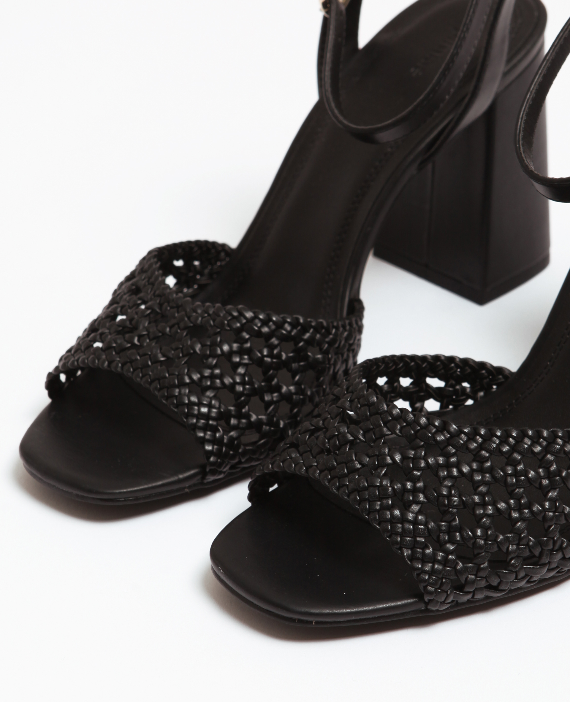 Sandales ajourées noir - Pimkie