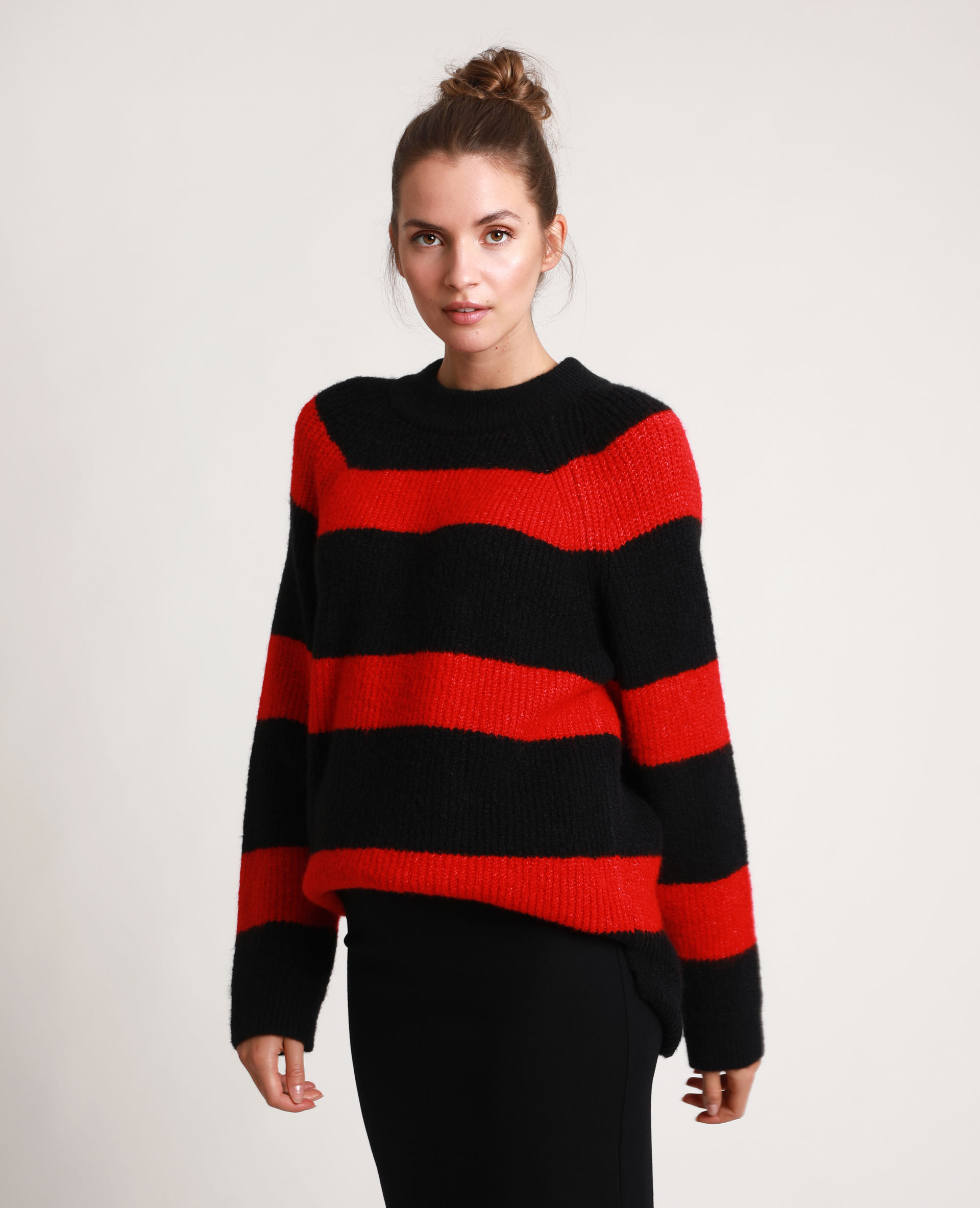Pull rayé noir et rouge clearance