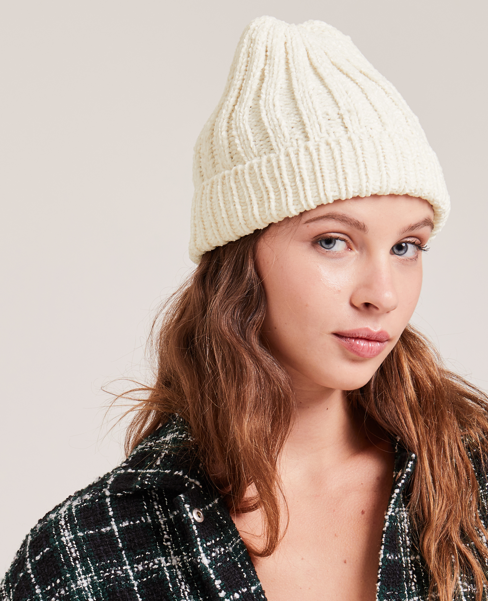 Bonnet en maille chenille blanc cassé - Pimkie