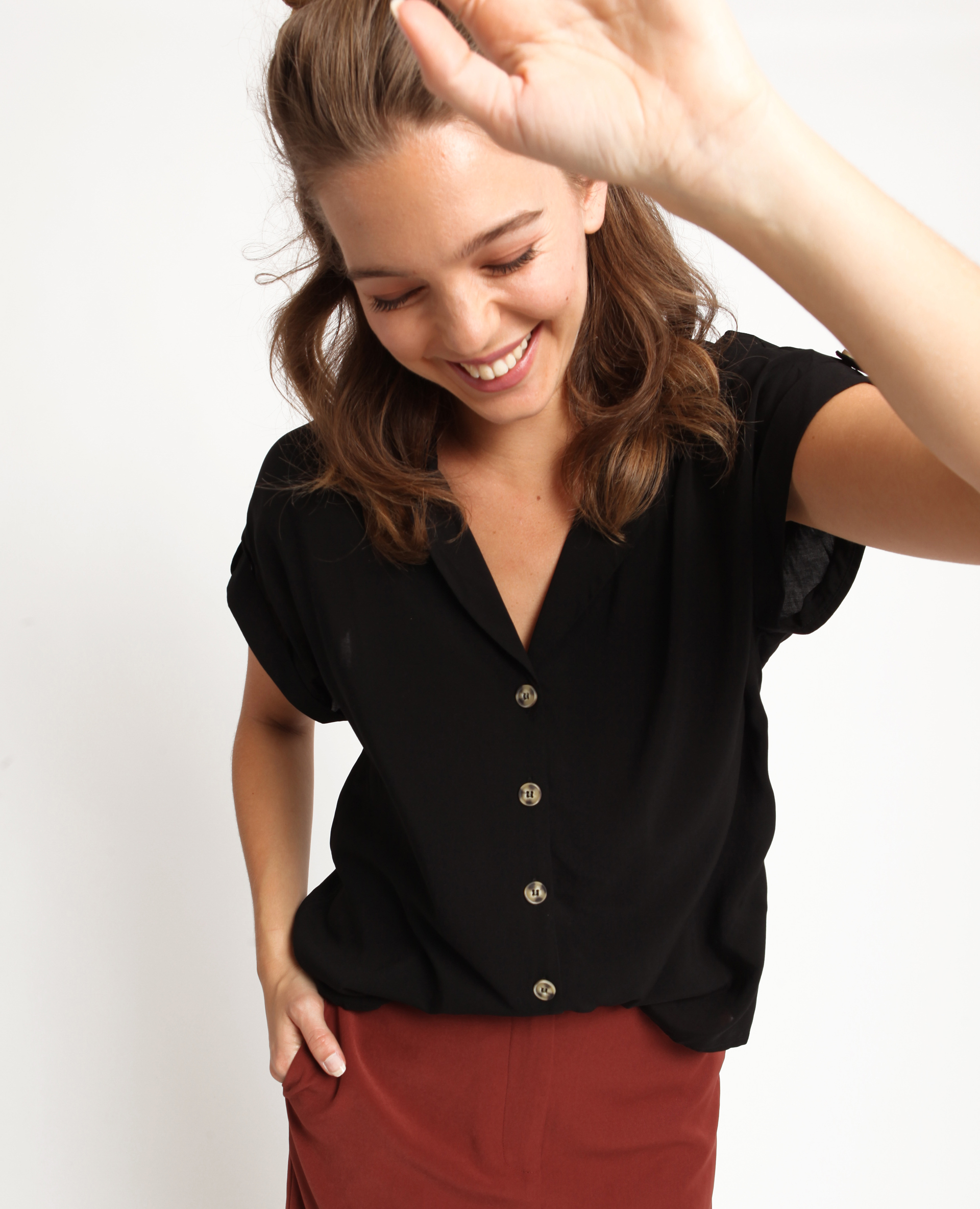 Chemise noire femme deals manche courte