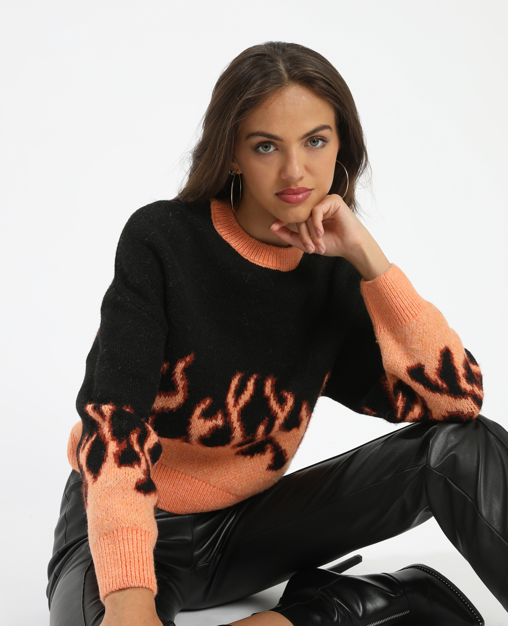 Pull avec shop des flammes