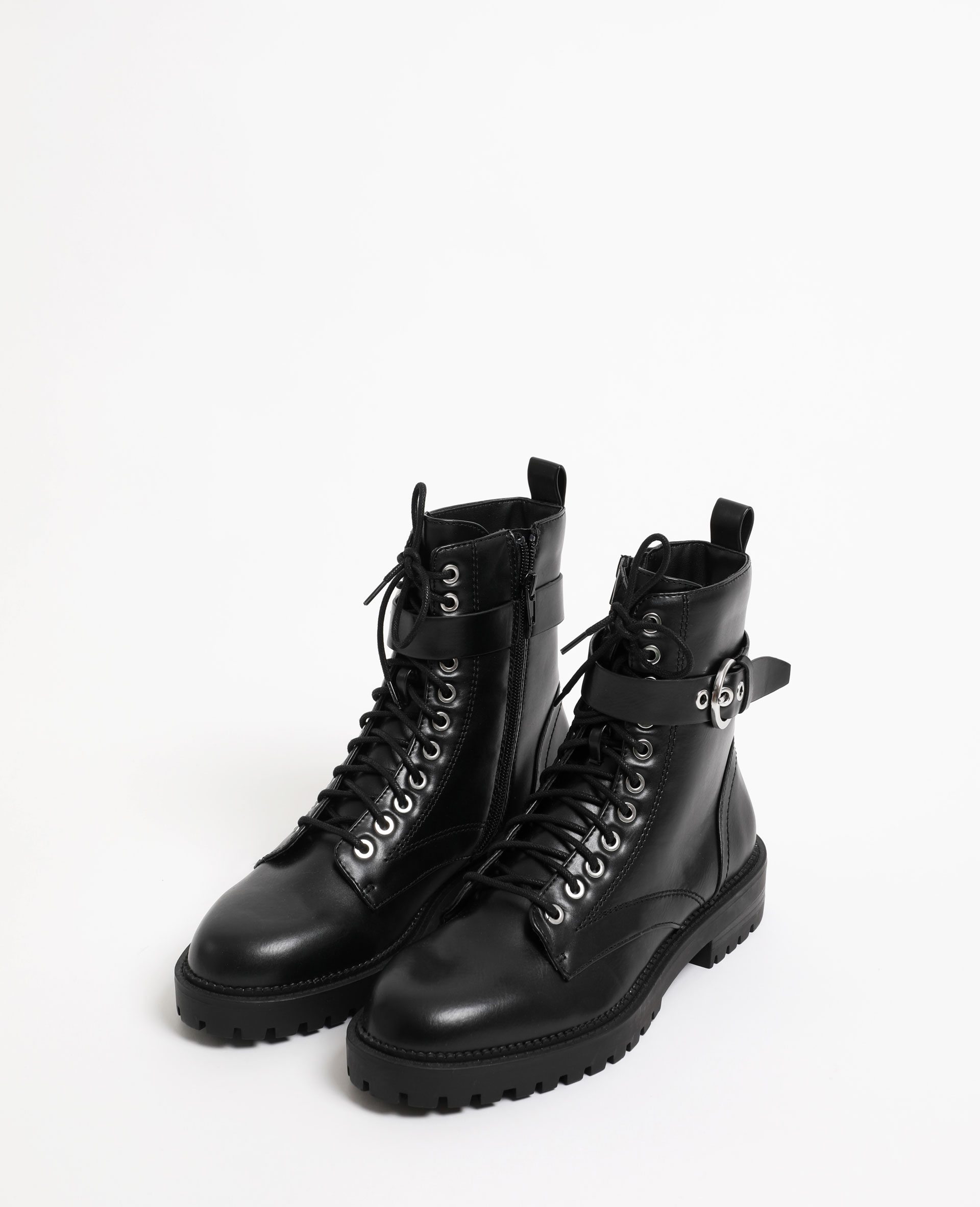 bottine noir a lacet