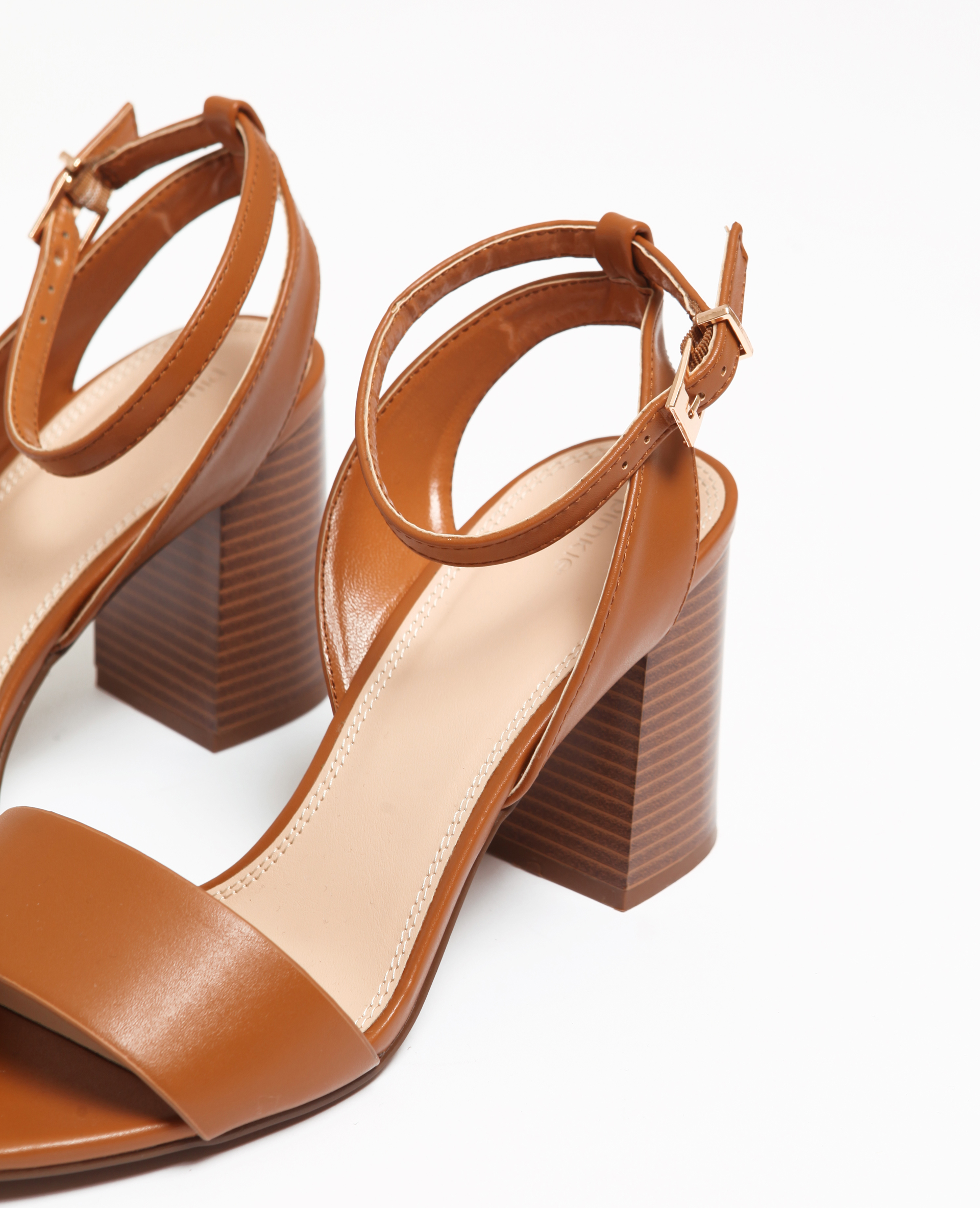 sandale a talon beige
