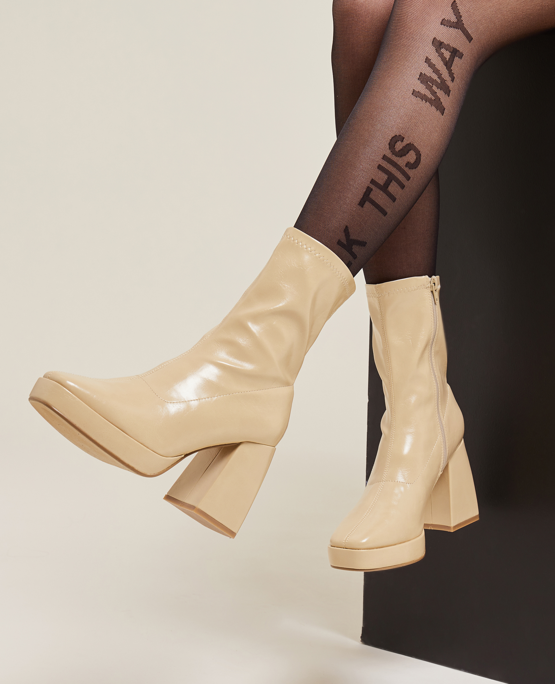 Boots plateforme bouts carrés beige - Pimkie
