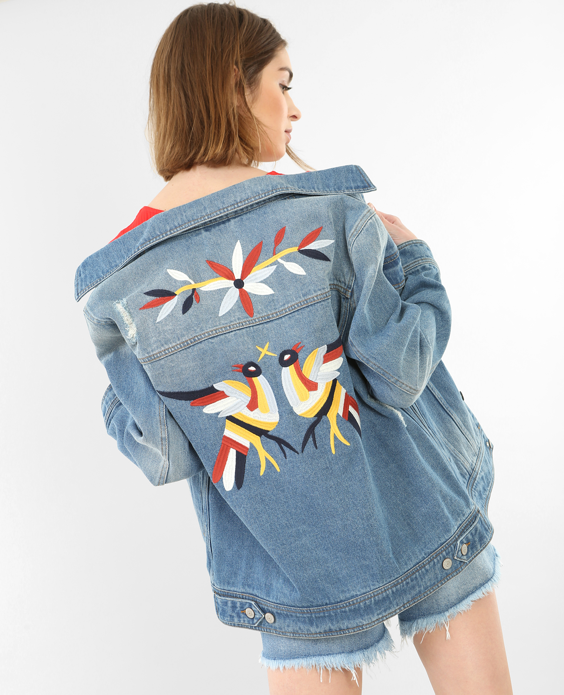 Veste en sales jean brodée zara