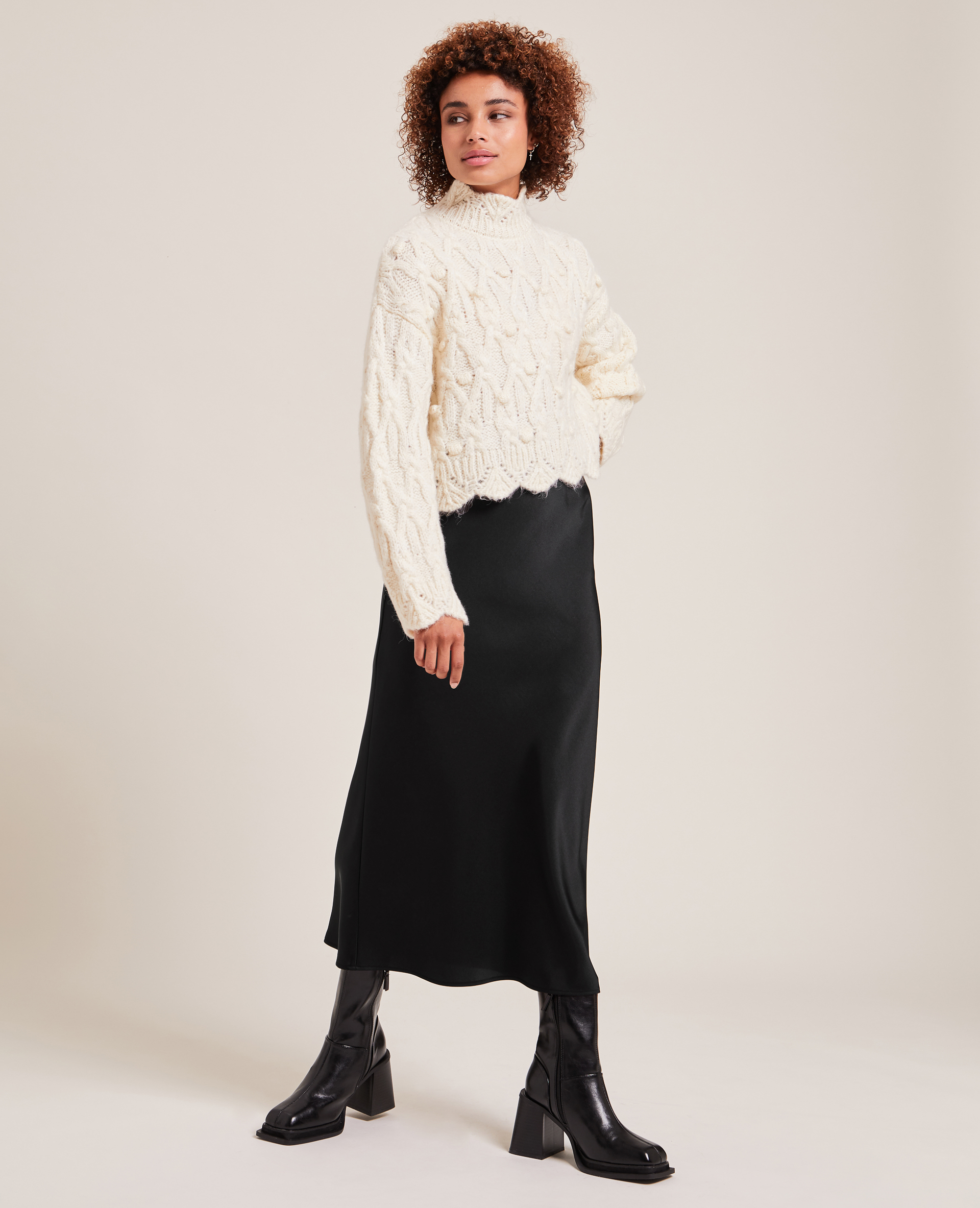 Jupe satin noir longue new arrivals