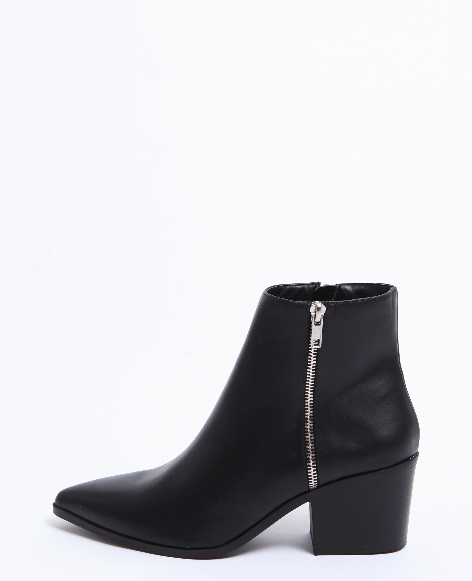 boots pointues plates