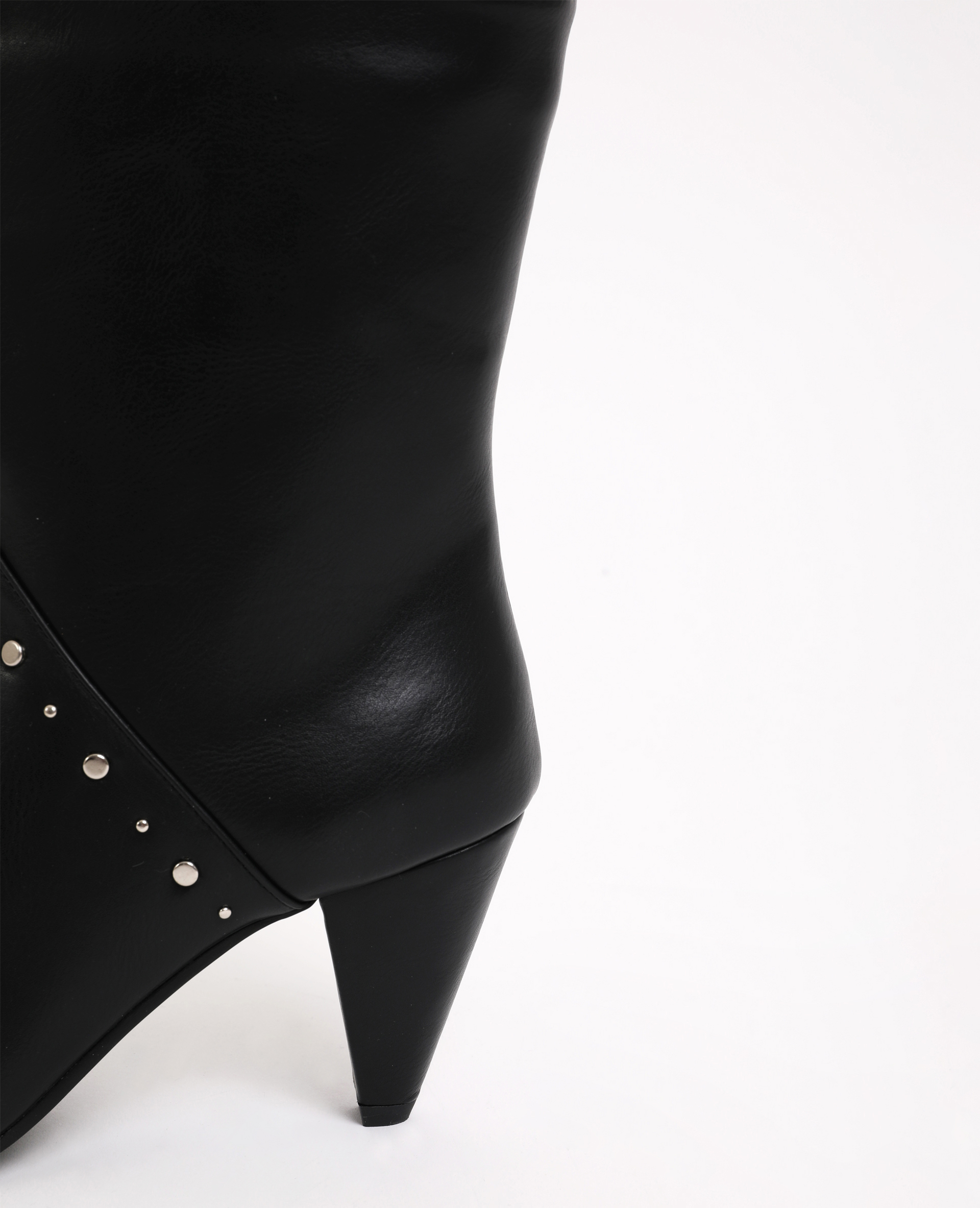 boots clou