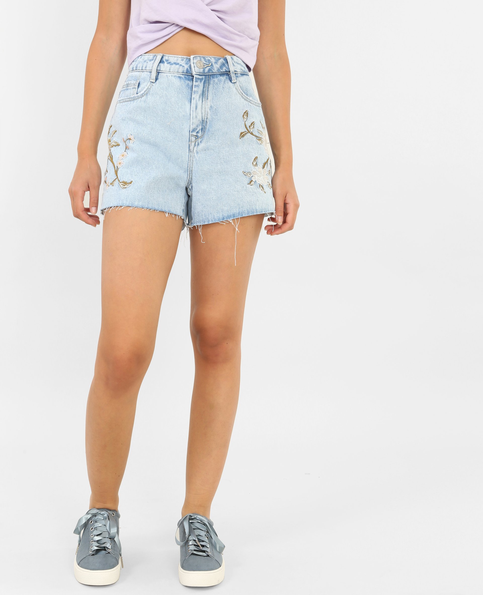 Short en jean a broderies