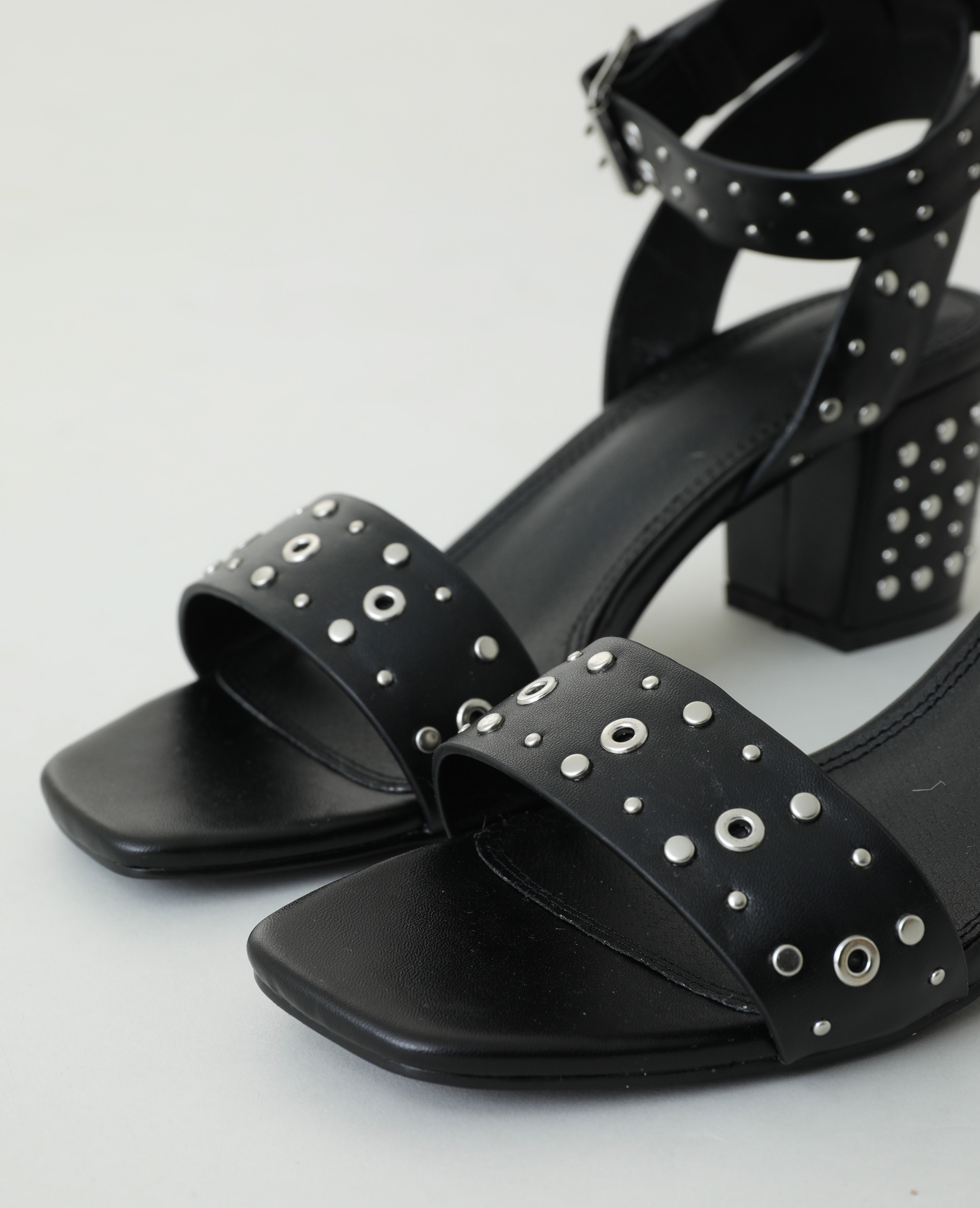 Sandales à talons cloutées noir - Pimkie