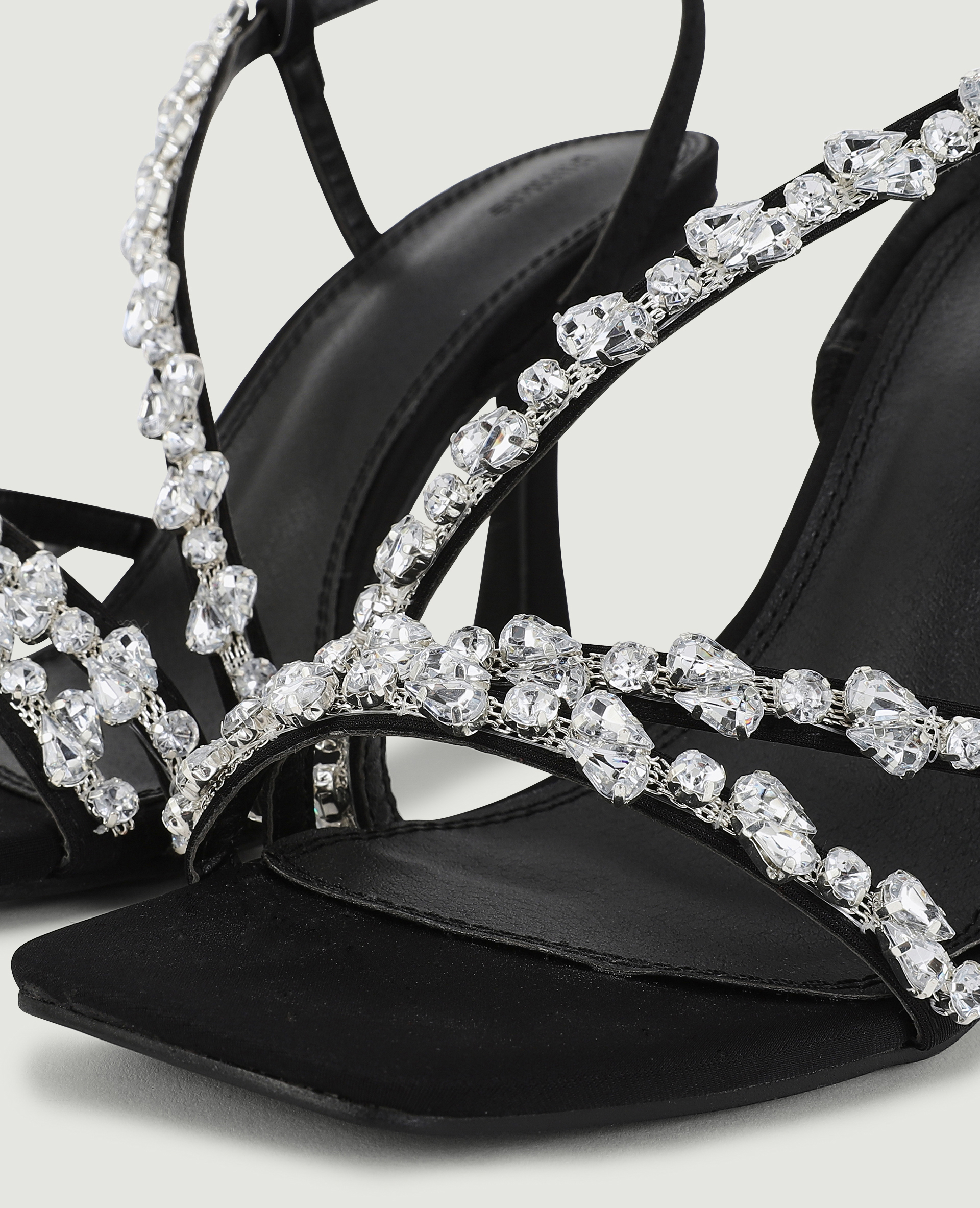 Sandales à talons avec brides et strass noir - Pimkie