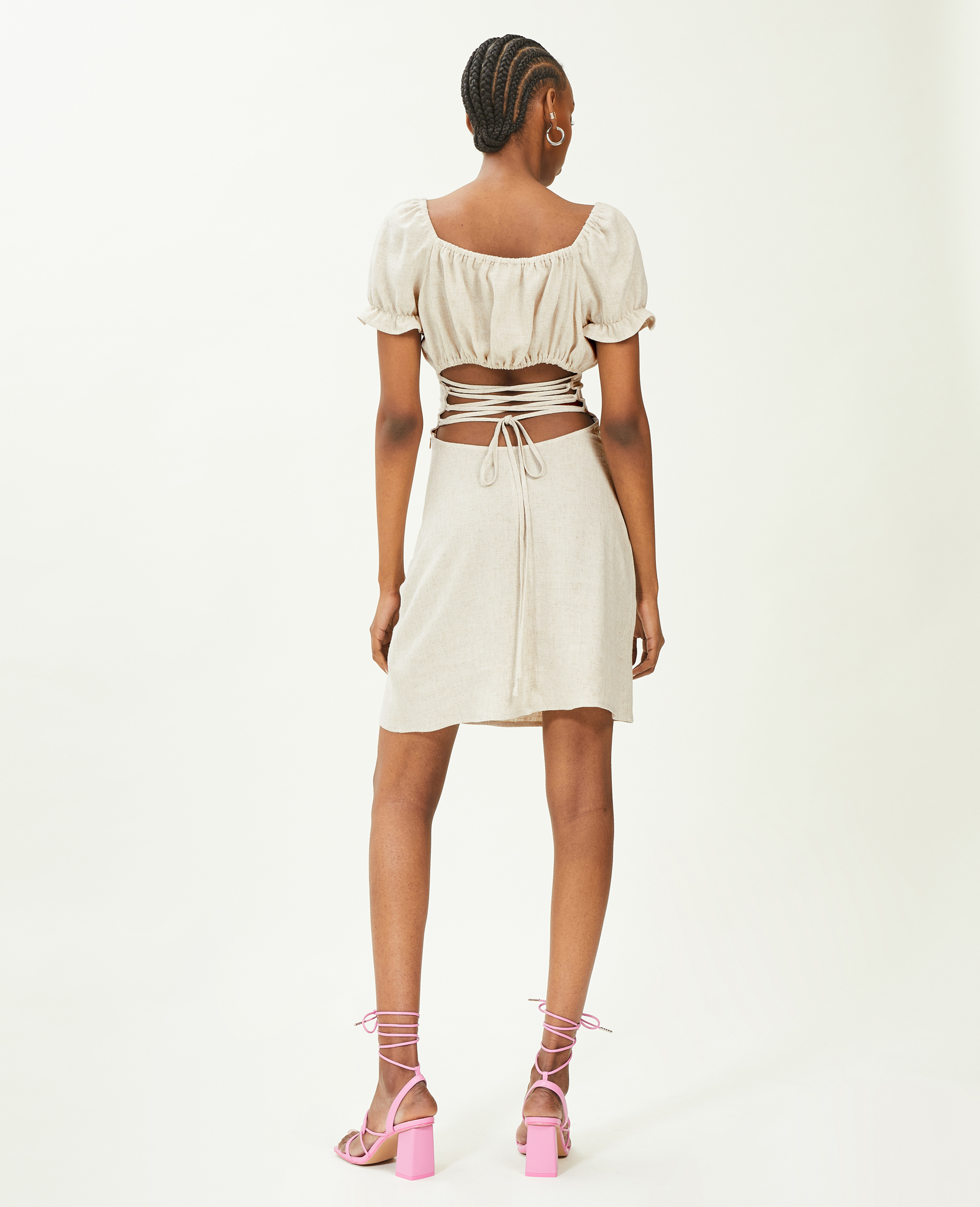 Robe courte dos-nu avec laçage beige - Pimkie