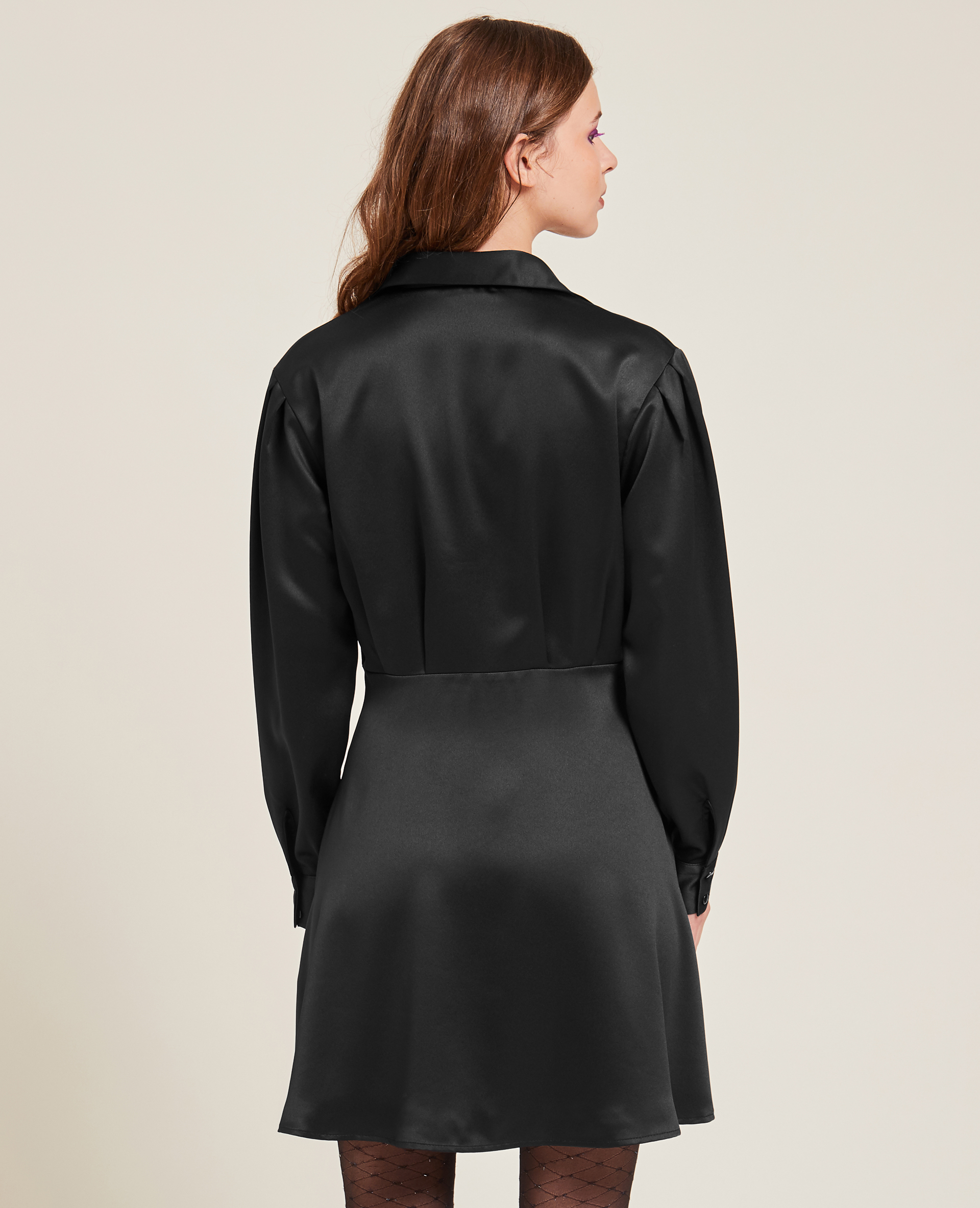 Robe chemise en satin noir - Pimkie