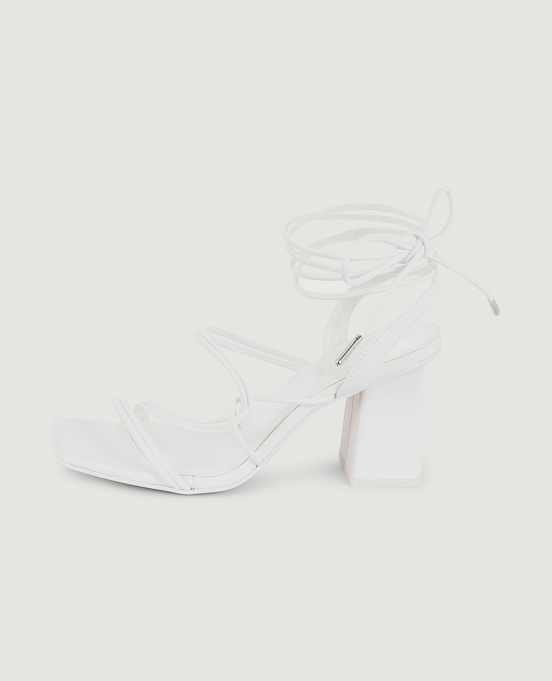 Sandales avec brides à nouer blanc - Pimkie